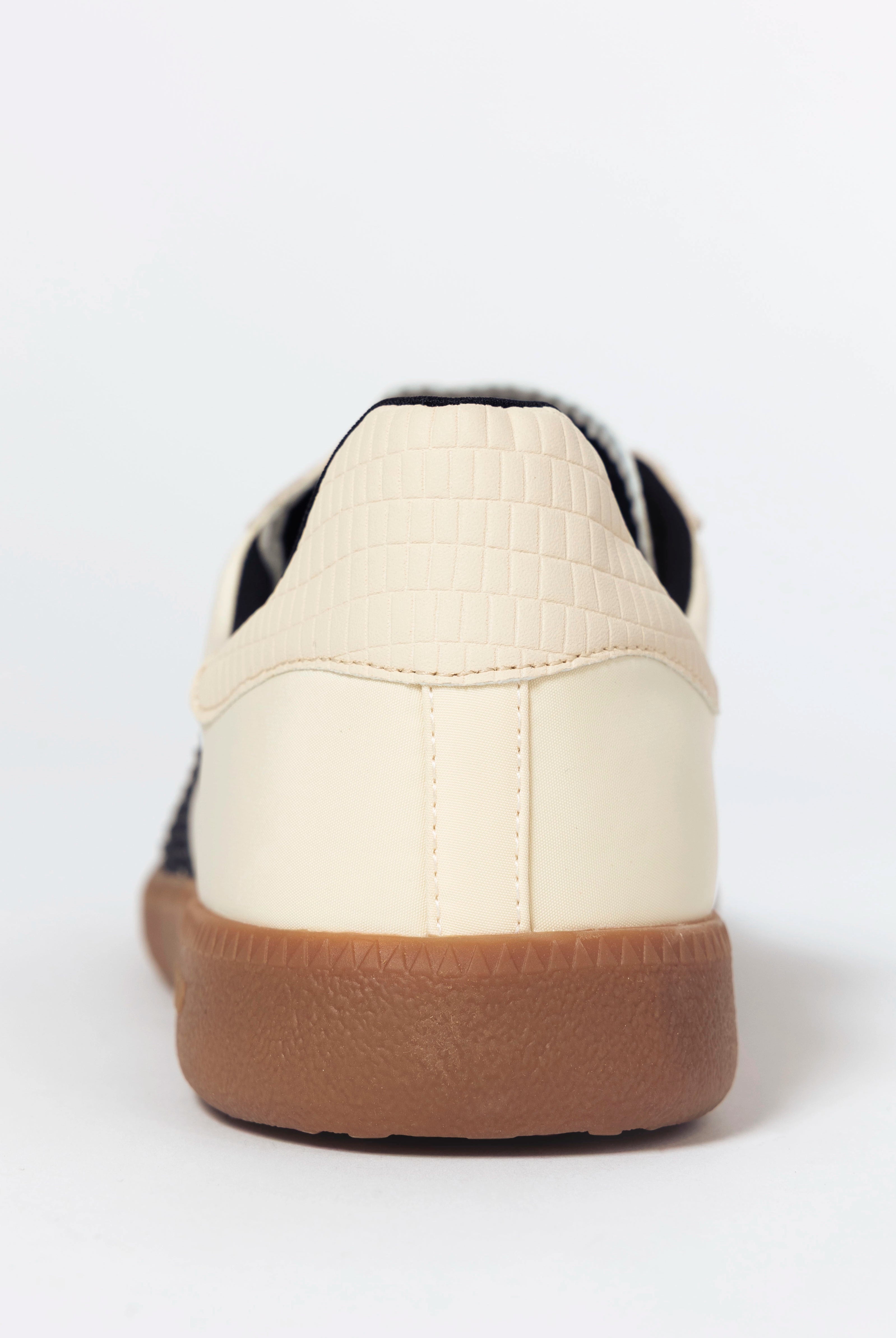 swatch_Beige/Black back70 ghost sneaker