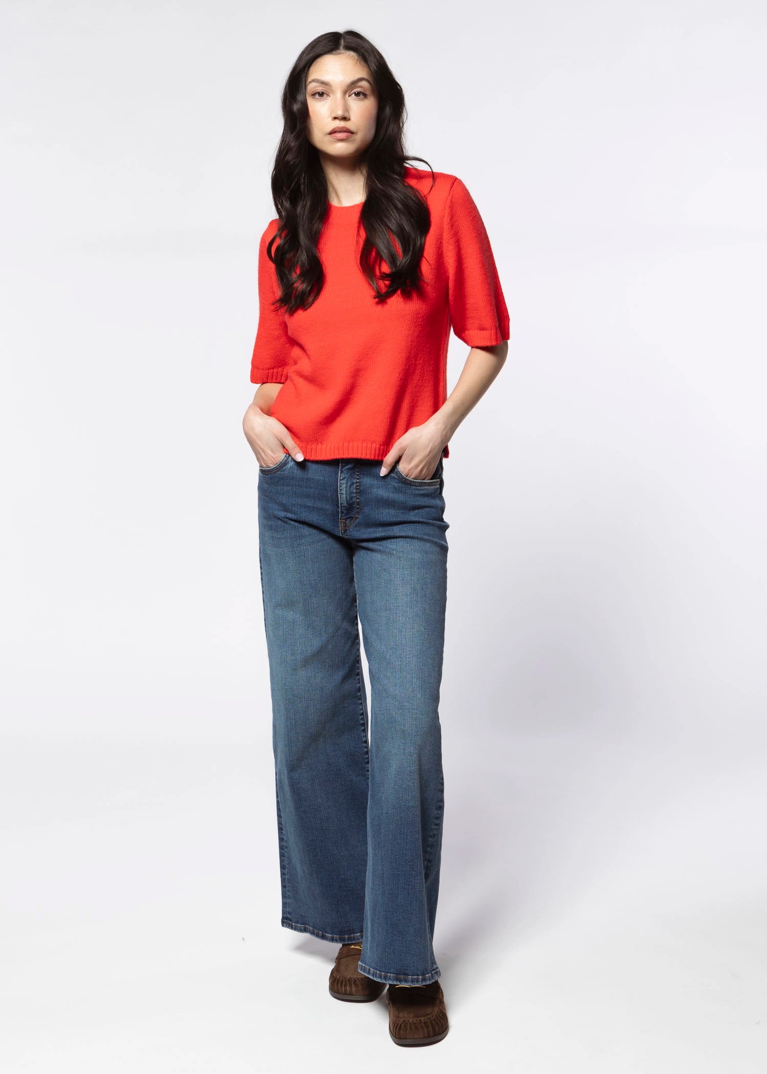 swatch_Tulip sanctuary perfect sweater tee