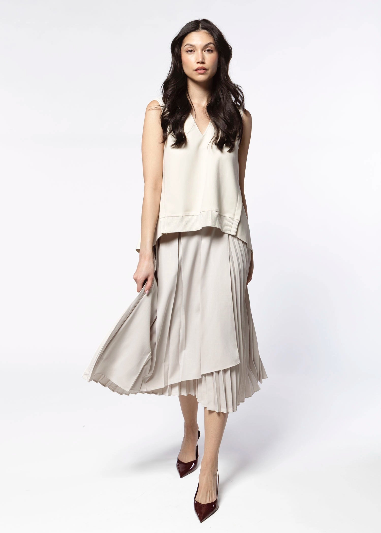 swatch_Beige johnnie pleated skirt