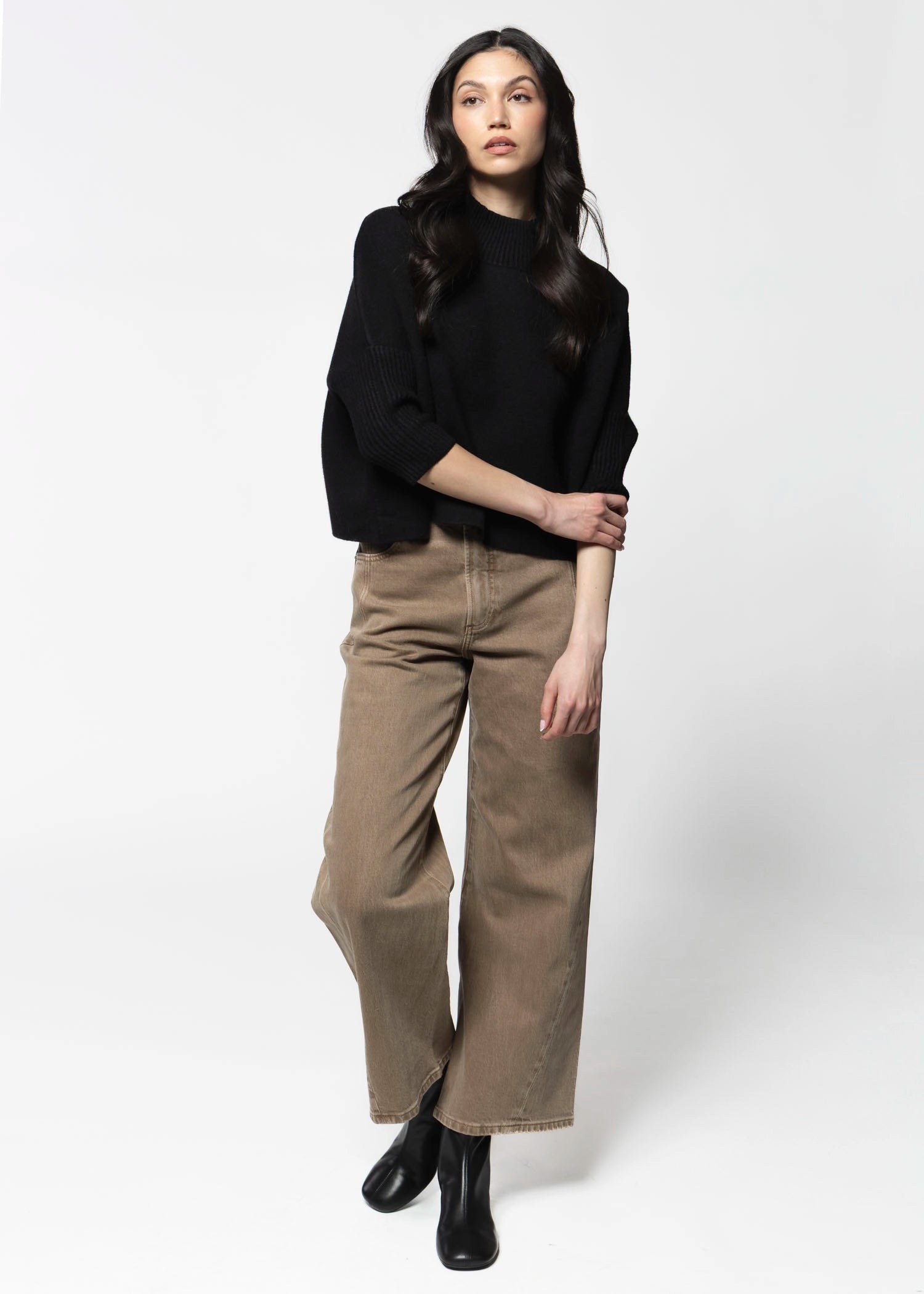 swatch_Black aja sweater