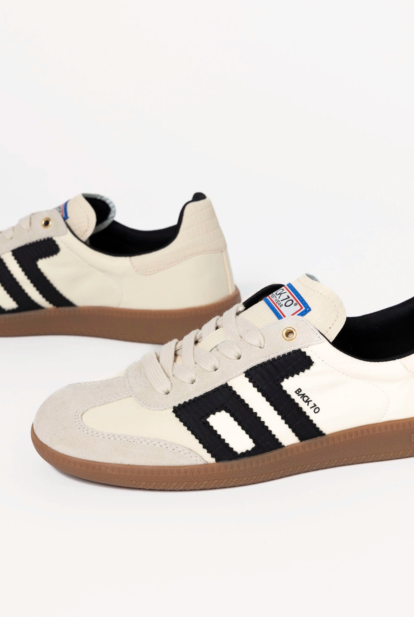 swatch_Beige/Black back70 ghost sneaker
