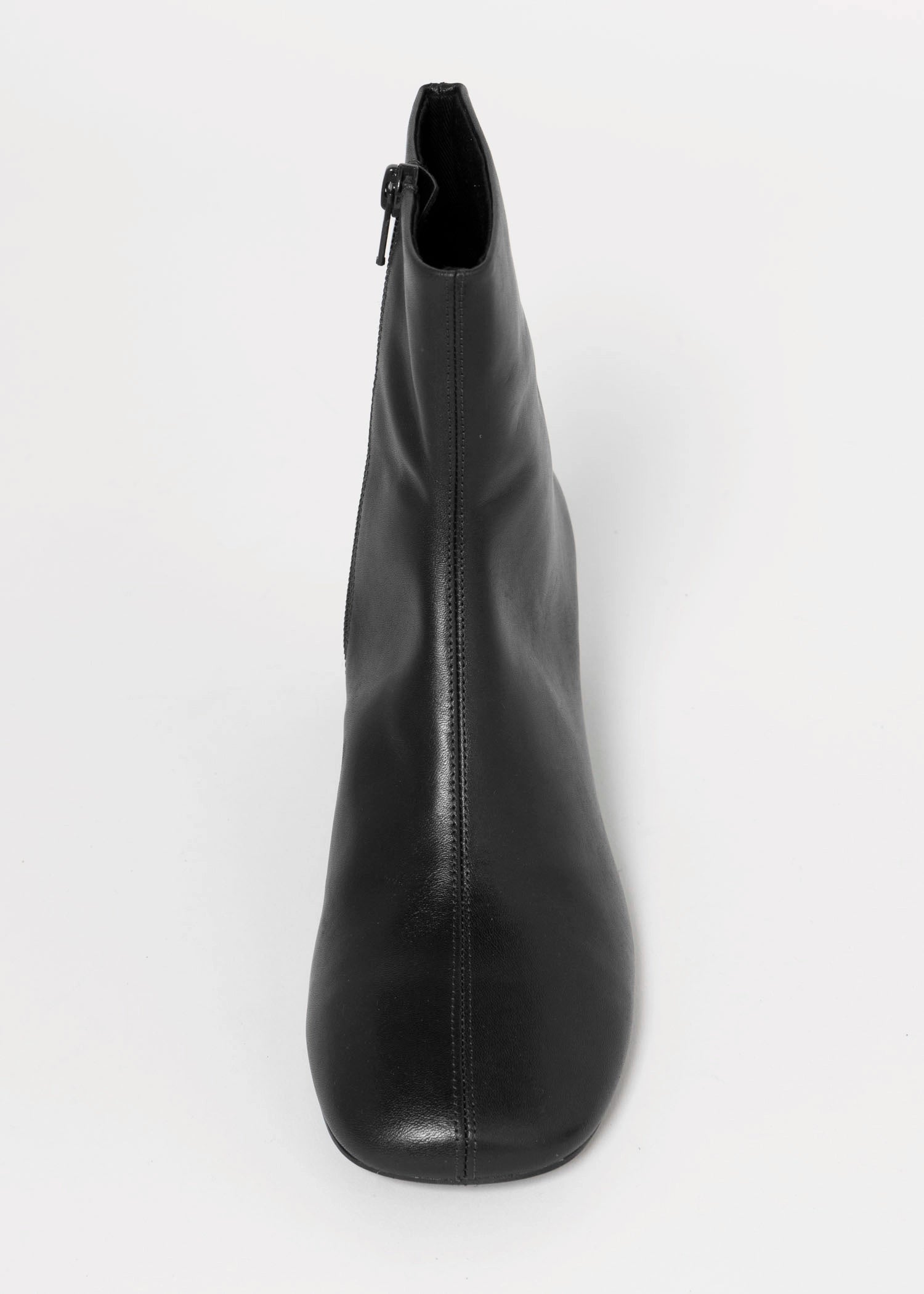 swatch_Black Leather vagabond livia ankle boot