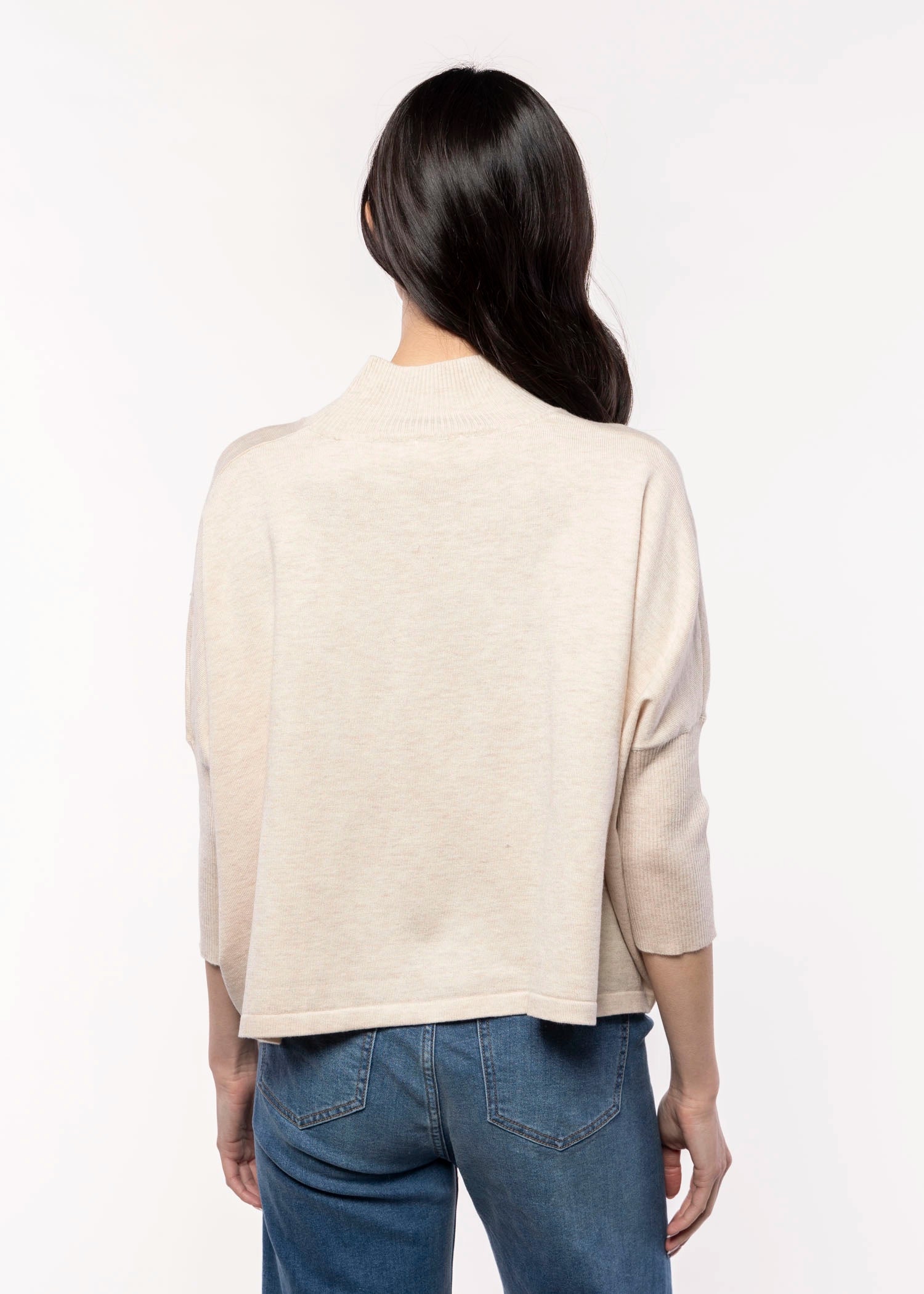 swatch_Ecru kerisma aja ortho sweater