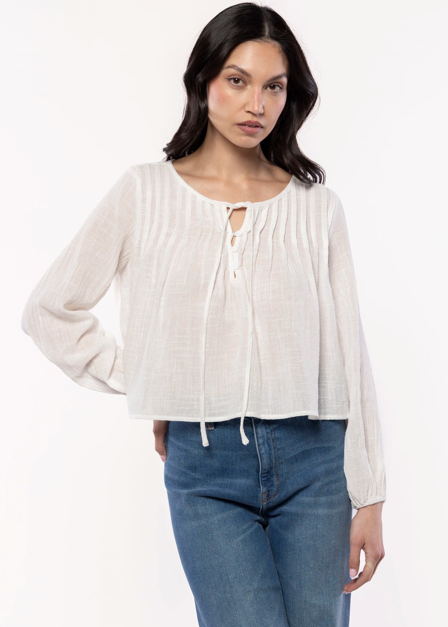 swatch_Cream sadie and sage socal pintuck top