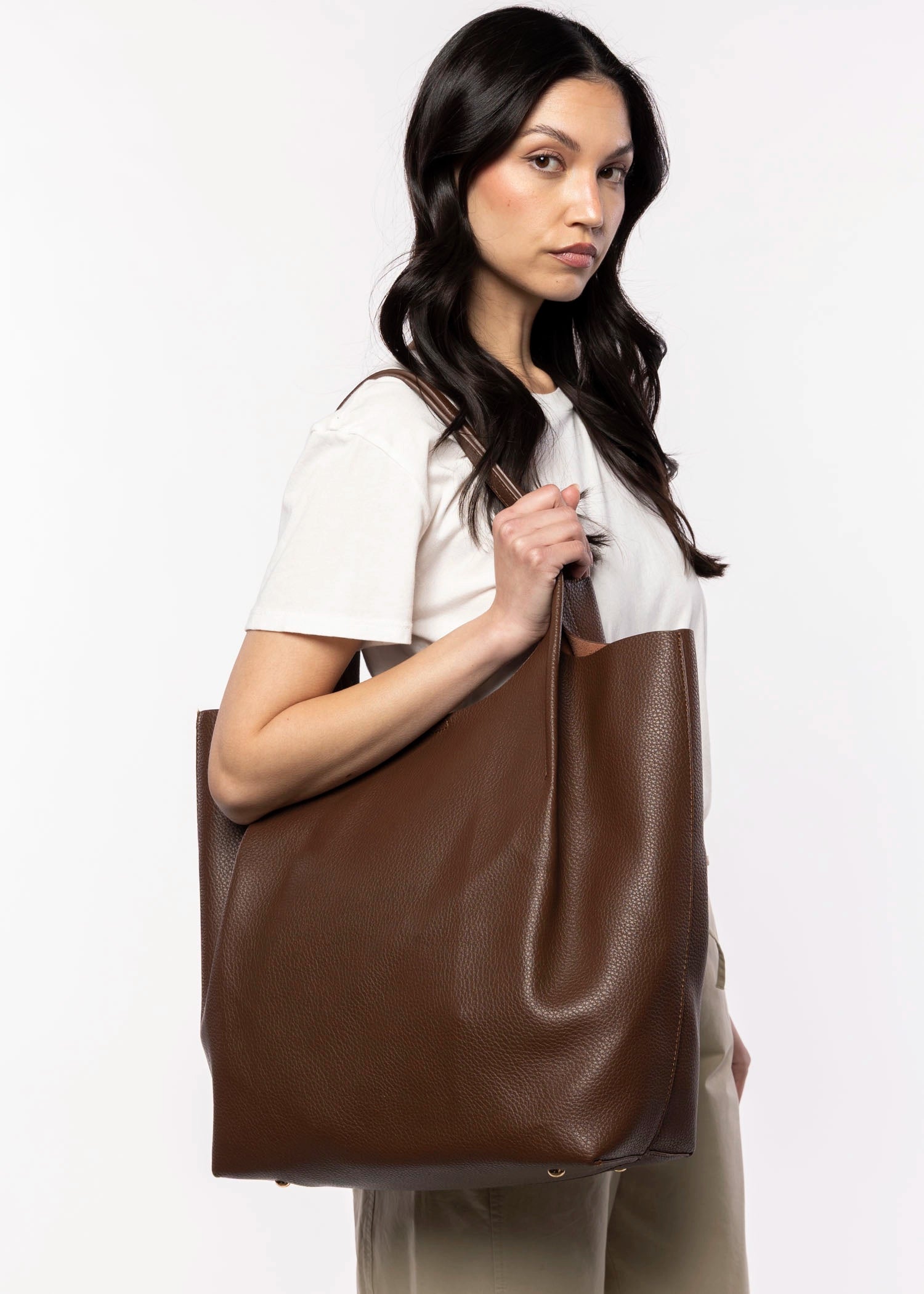 swatch_Chocolate maeve tote