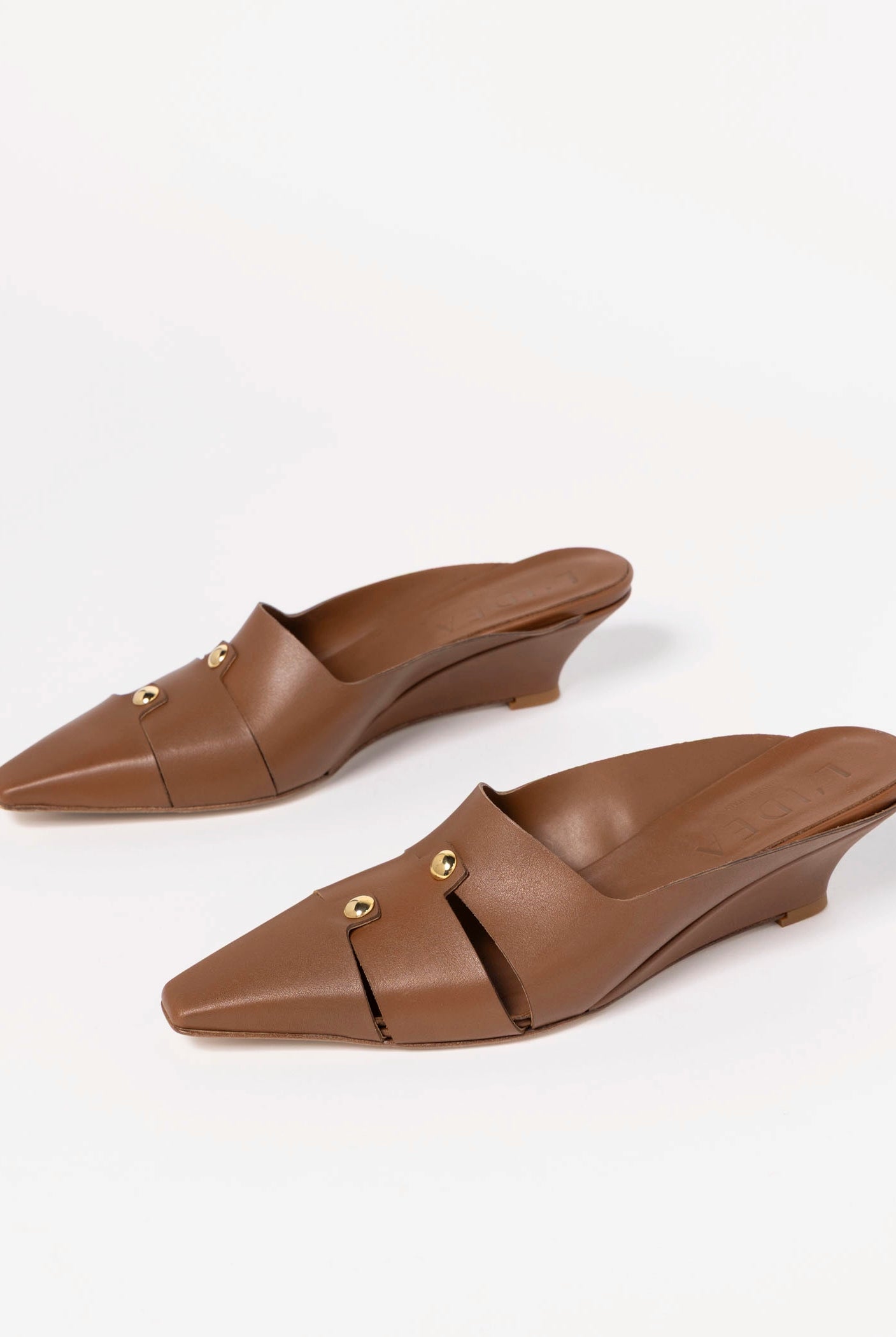 swatch_Cuoio Leather wedge