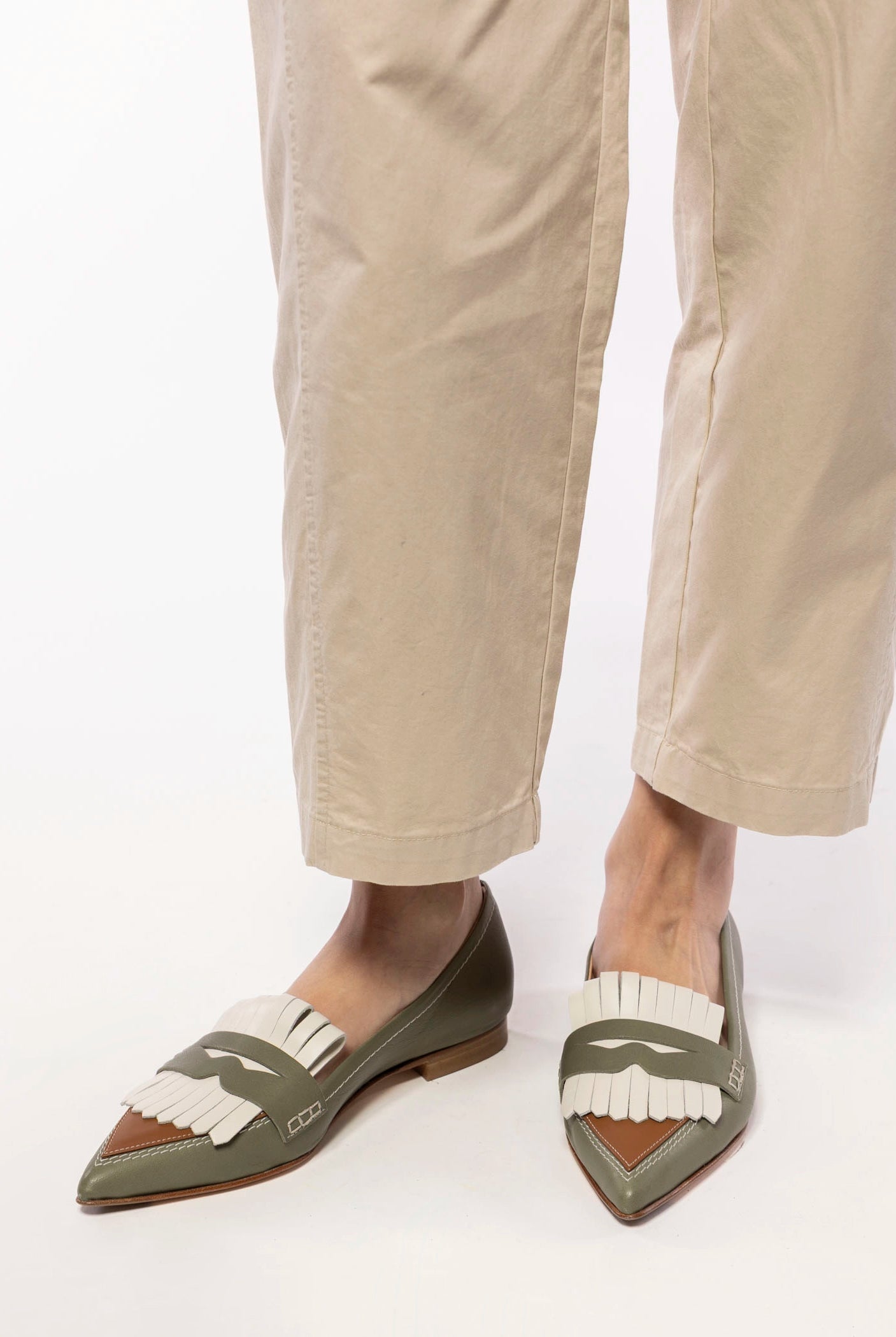 swatch_Sage Multi Leather pointed toe flat