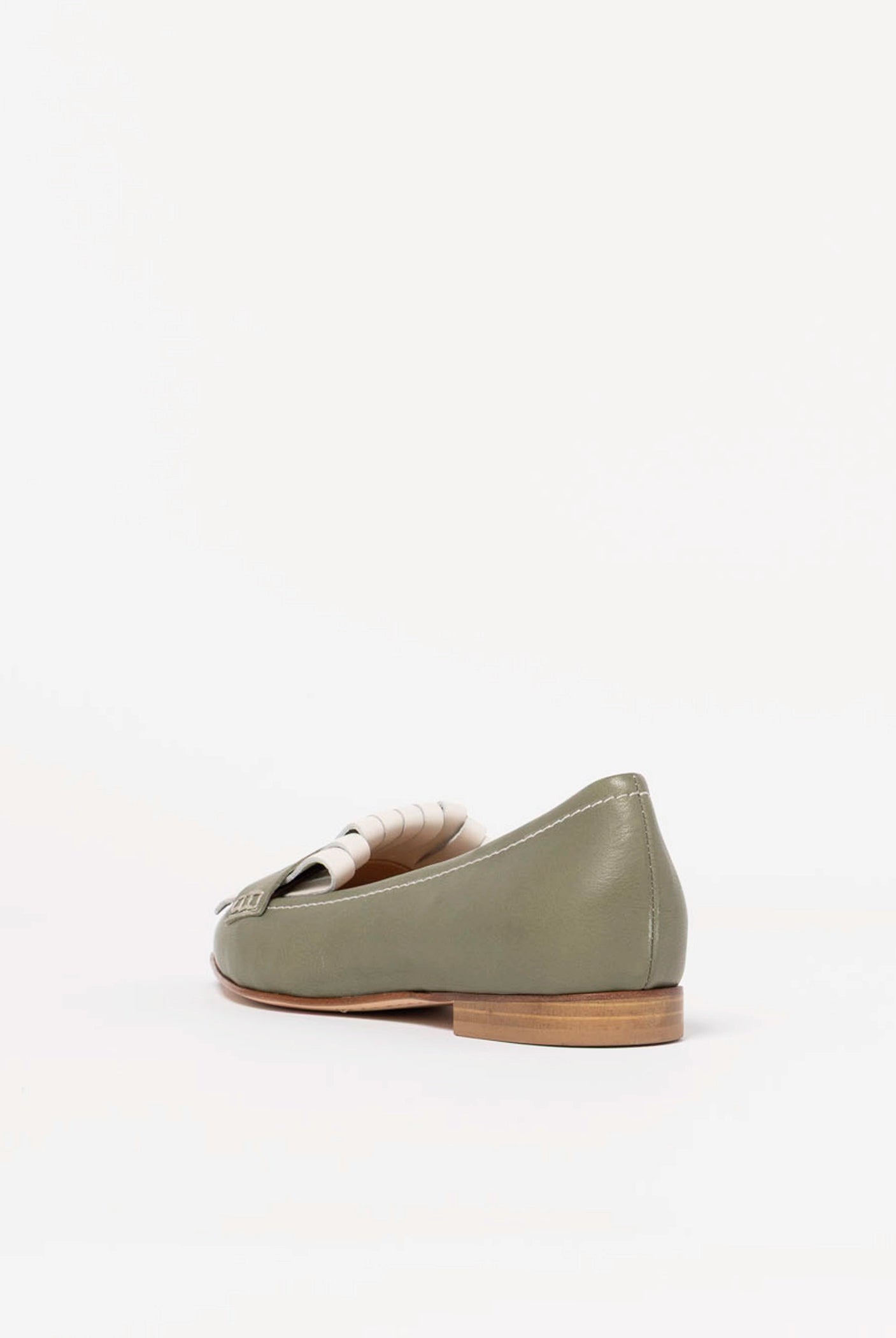 swatch_Sage Multi Leather pointed toe flat