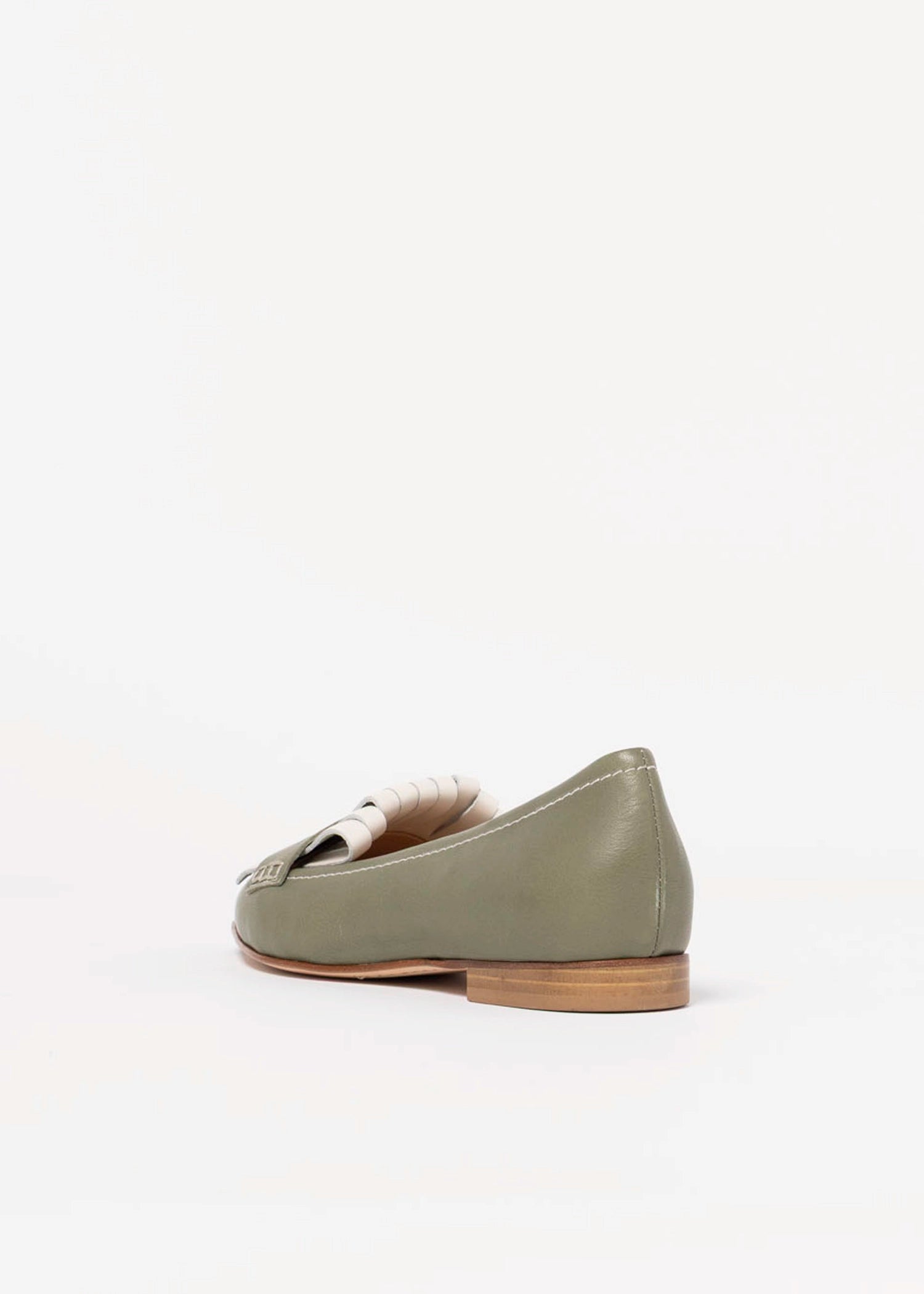 swatch_Sage Multi Leather pointed toe flat