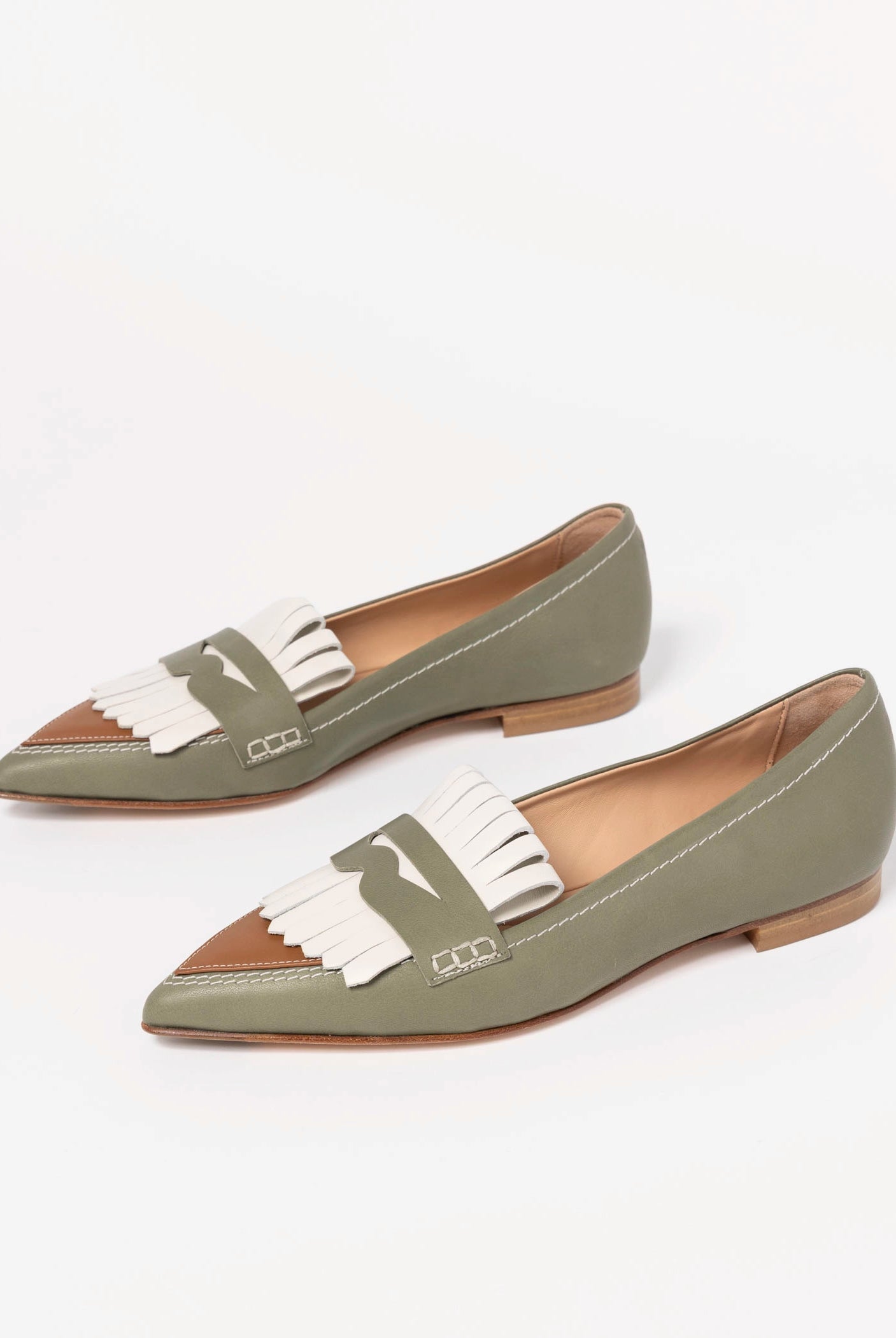 swatch_Sage Multi Leather pointed toe flat