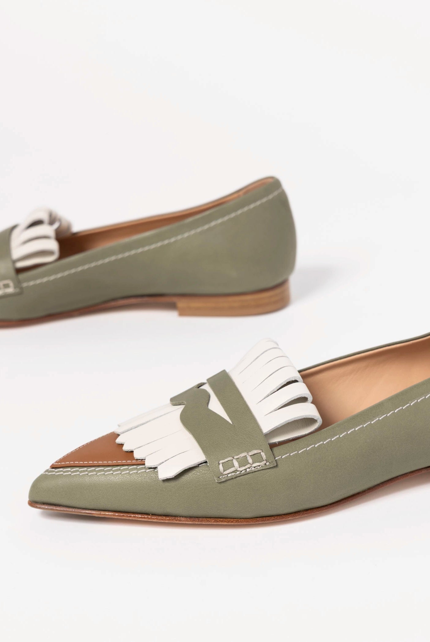 swatch_Sage Multi Leather pointed toe flat