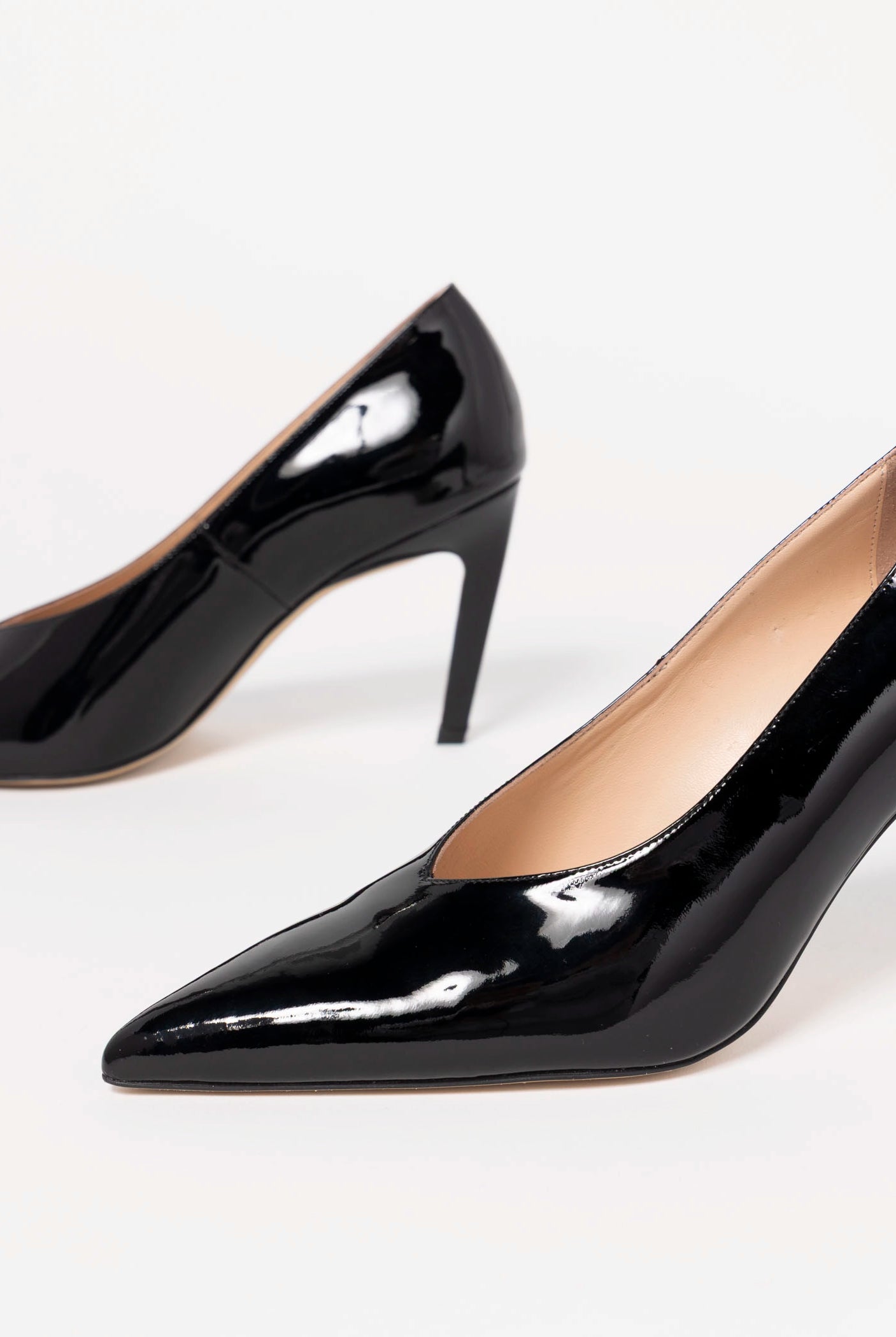 swatch_Black Patent classic pump