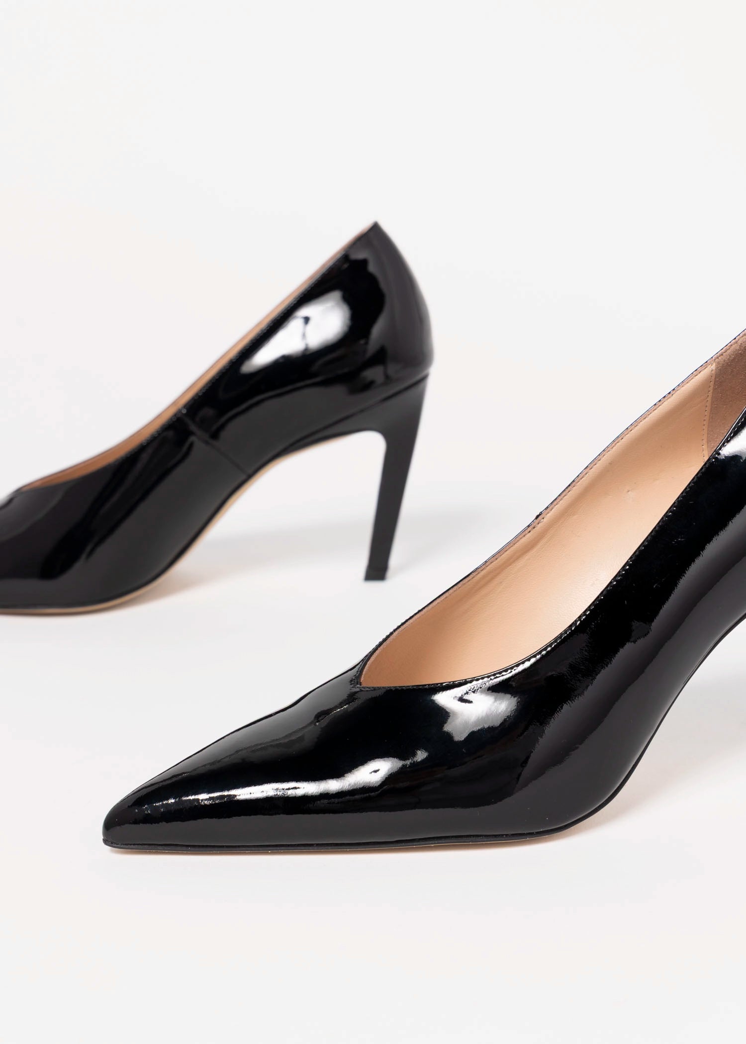 swatch_Black Patent classic pump