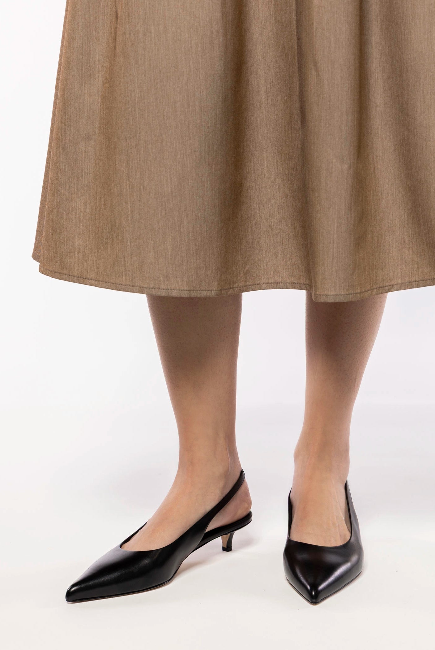 swatch_Black Leather kitten heel pump