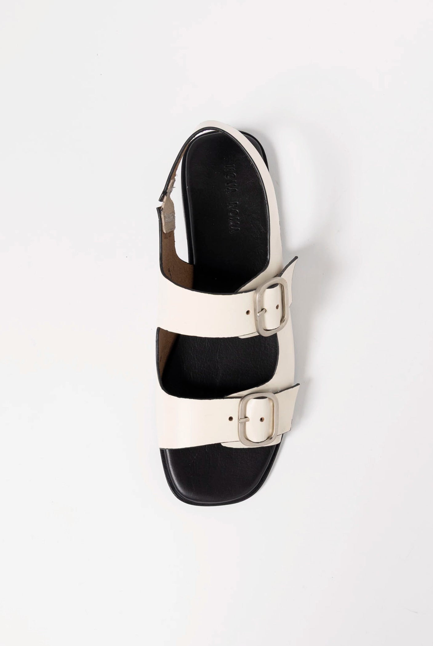 swatch_Off White Leather buckle flat sandal