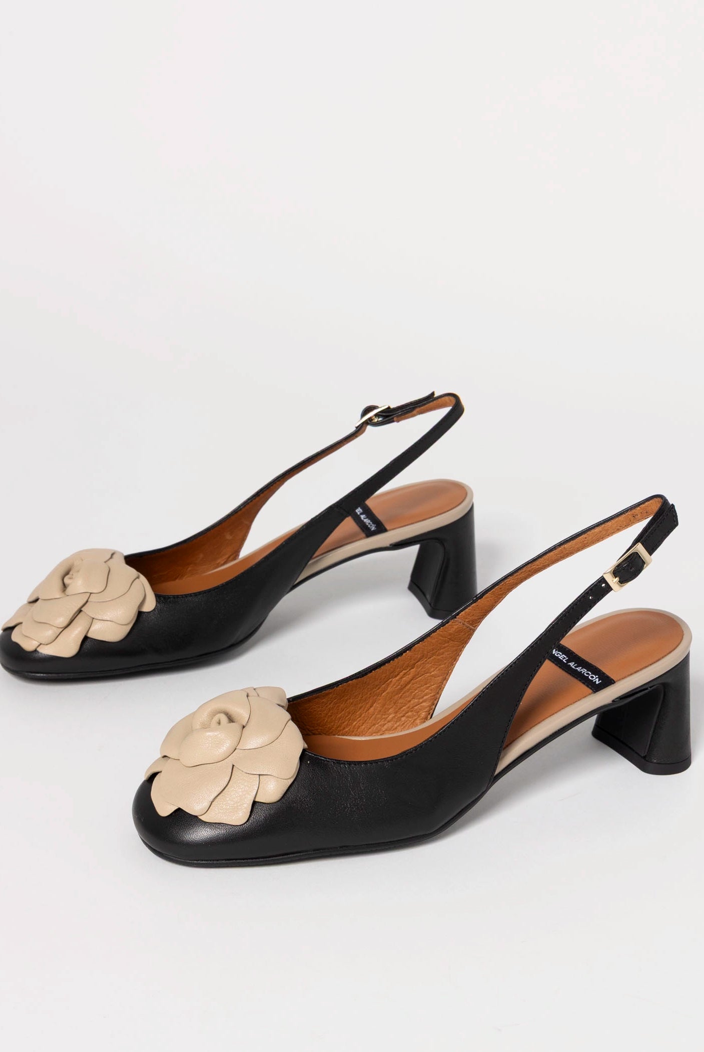 swatch_Black/Latte angel alarcon slingback pump