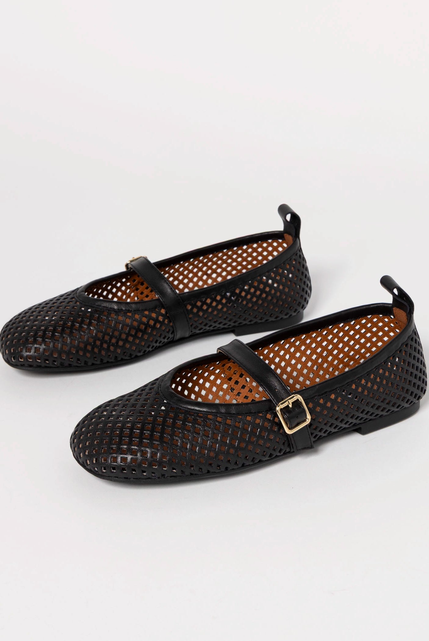 swatch_Black Leather tiziana perforated flat angel alarcon