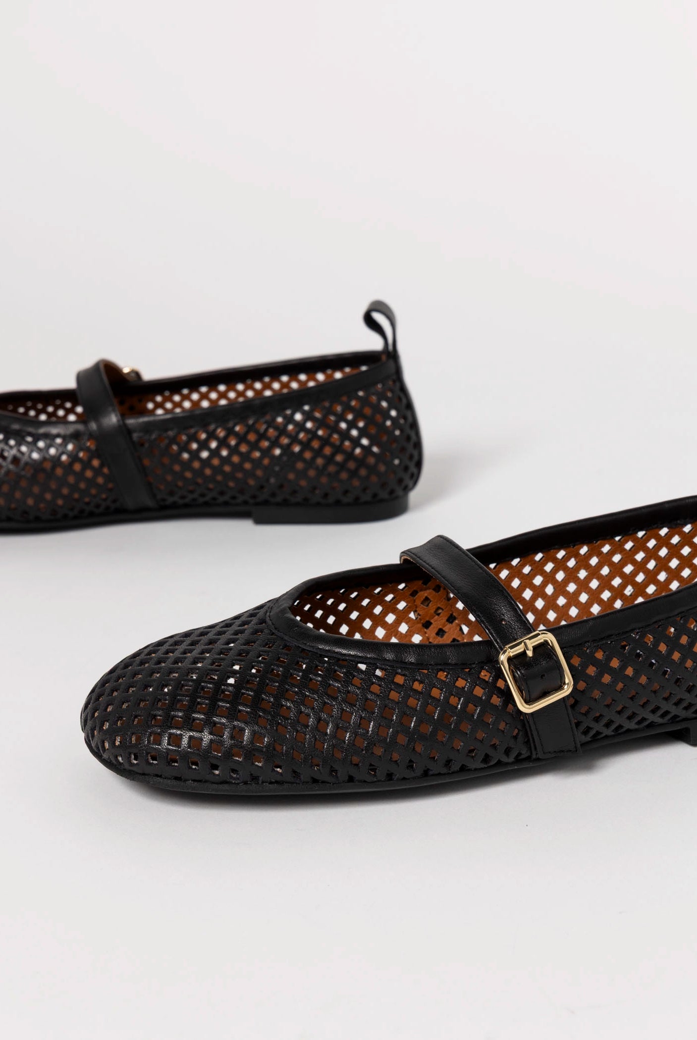 swatch_Black Leather tiziana perforated flat angel alarcon