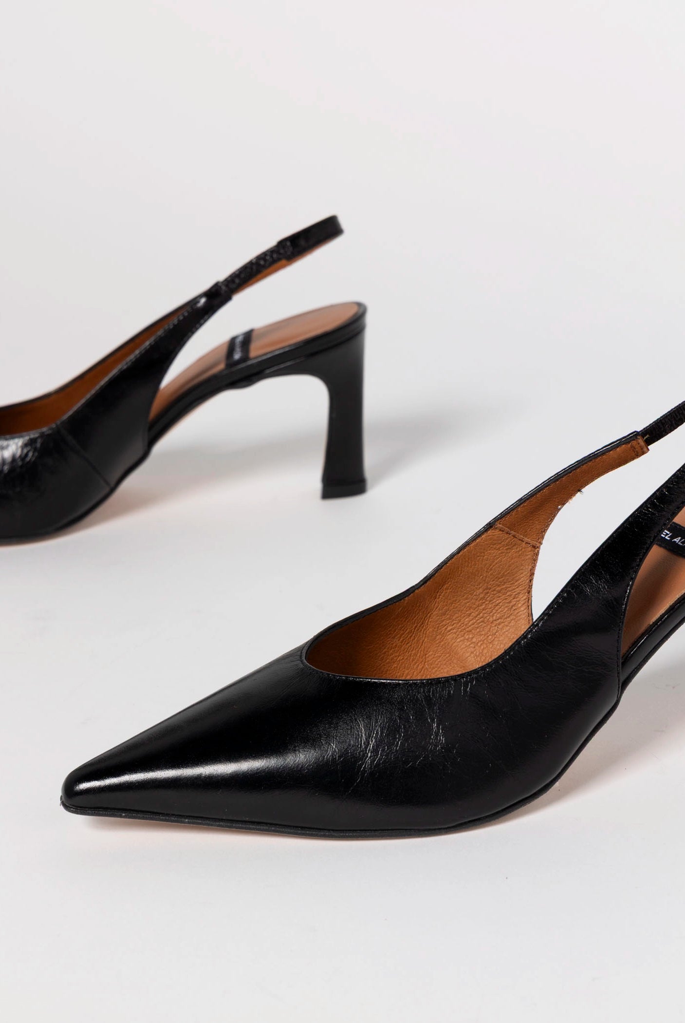 swatch_Black leather nara leather slingback angel alarcon