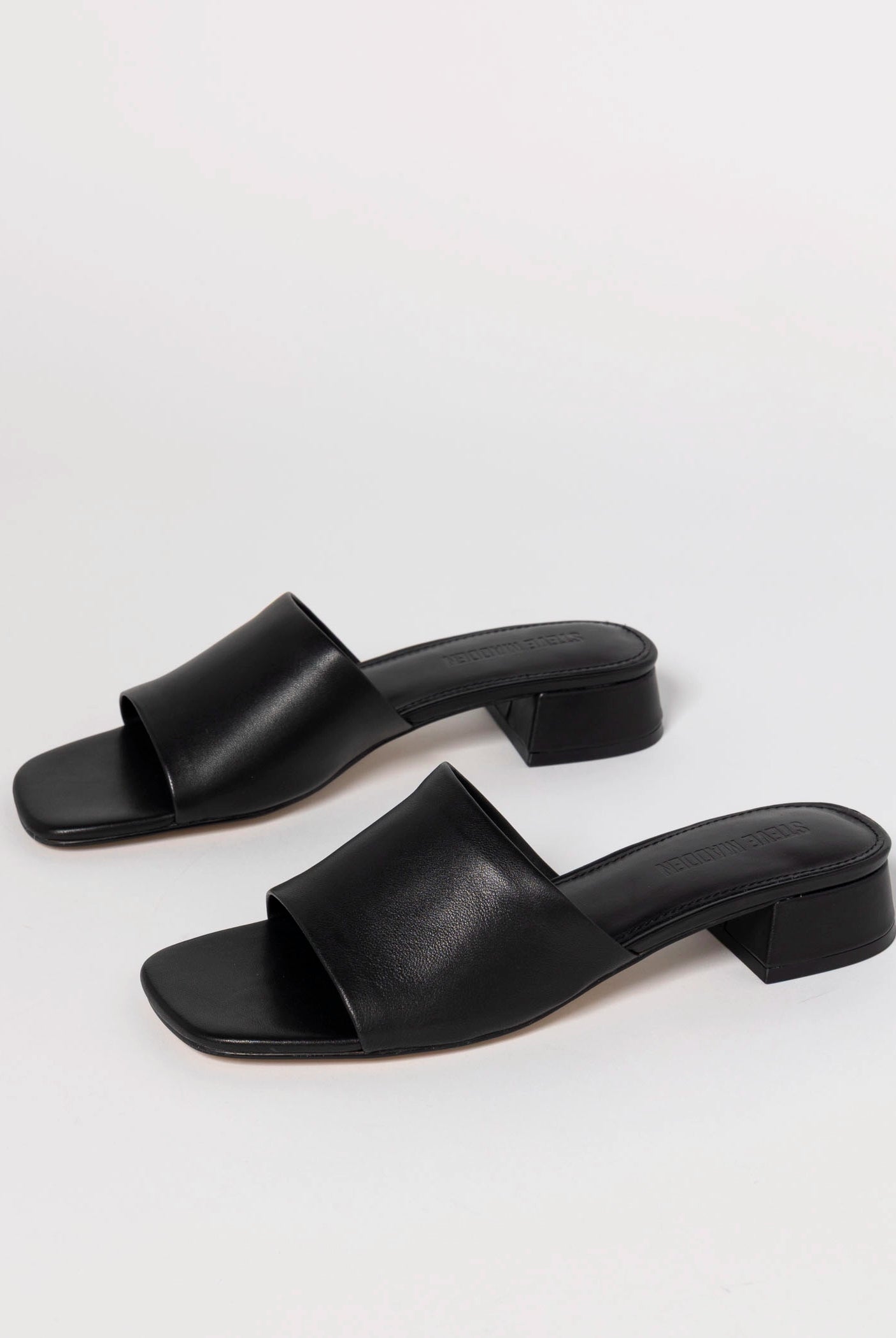 swatch_Black steve madden montgomery slide sandal