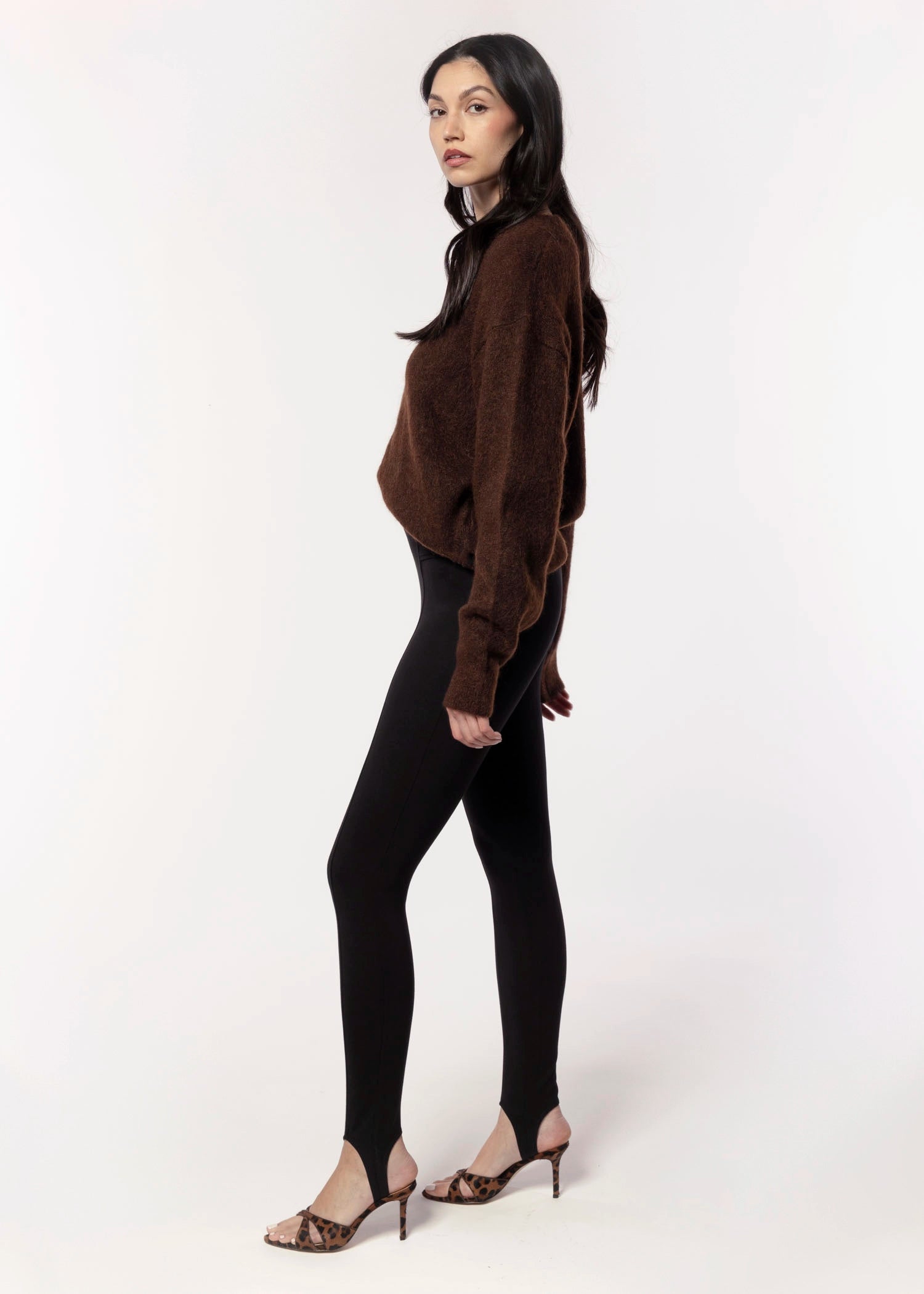 swatch_Black stirrup leggings