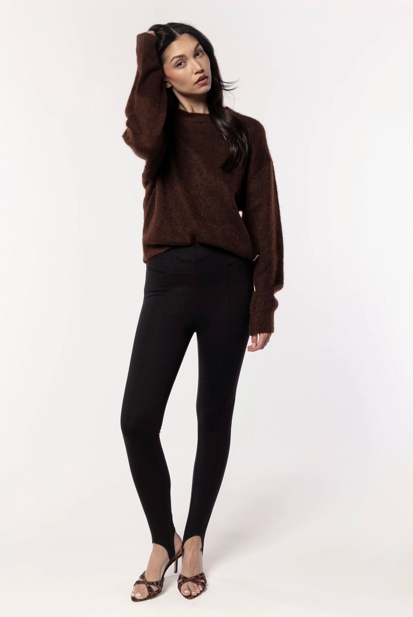 swatch_Black stirrup leggings