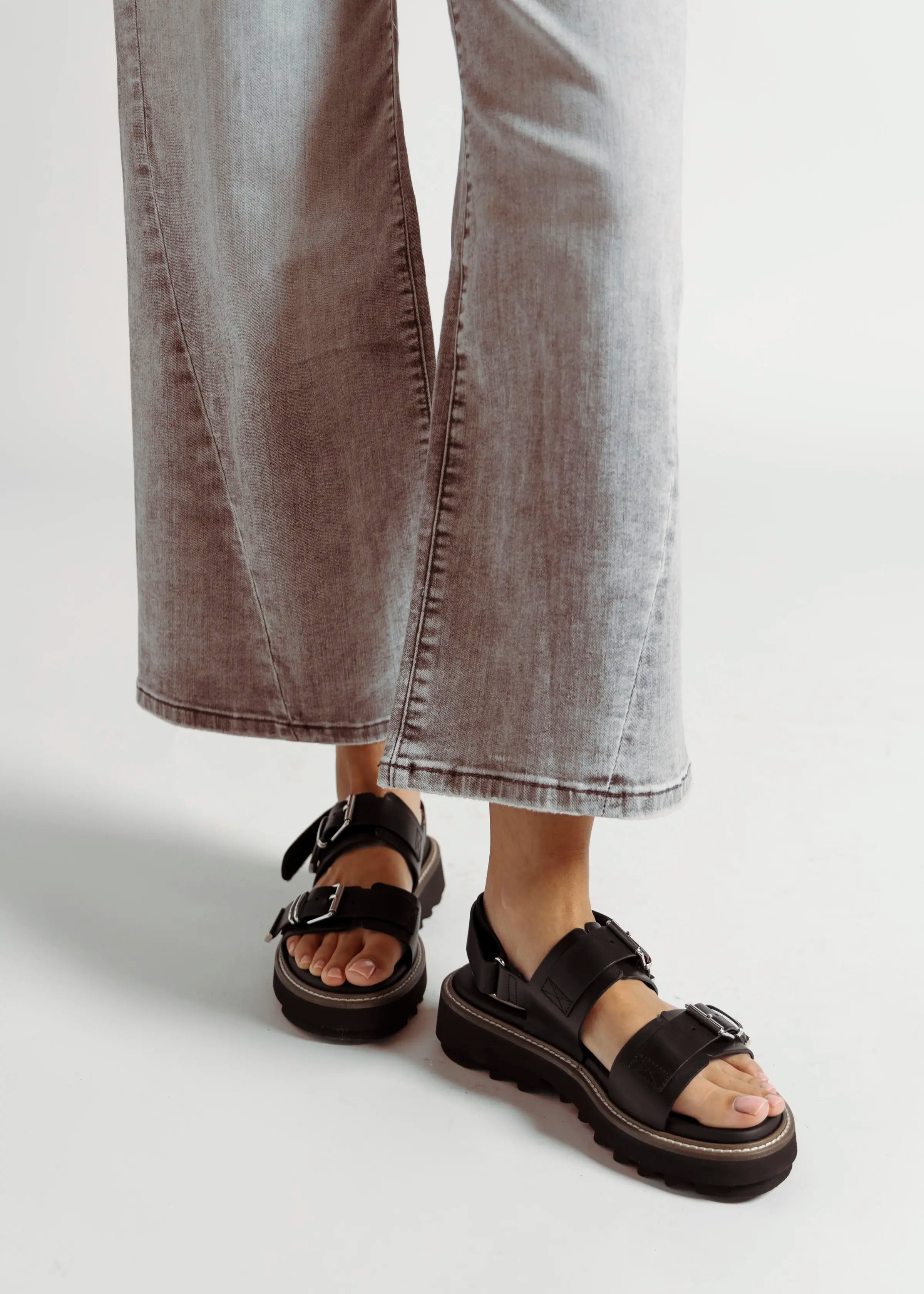 swatch_black leather comfort leather sandal platform sandals