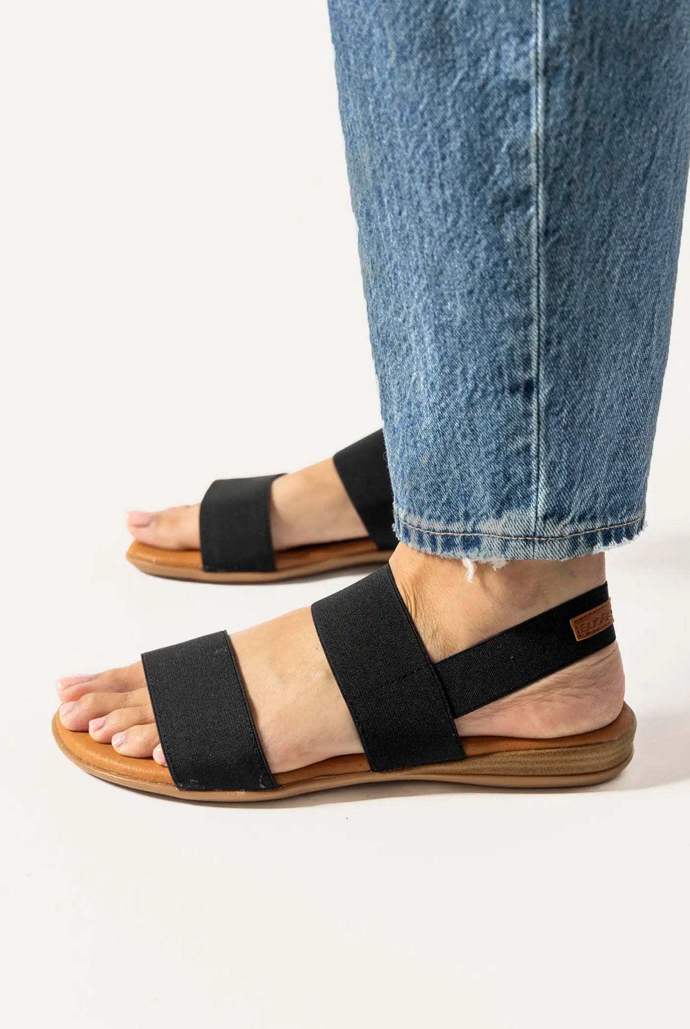 swatch_black nigella sandal flat sandals
