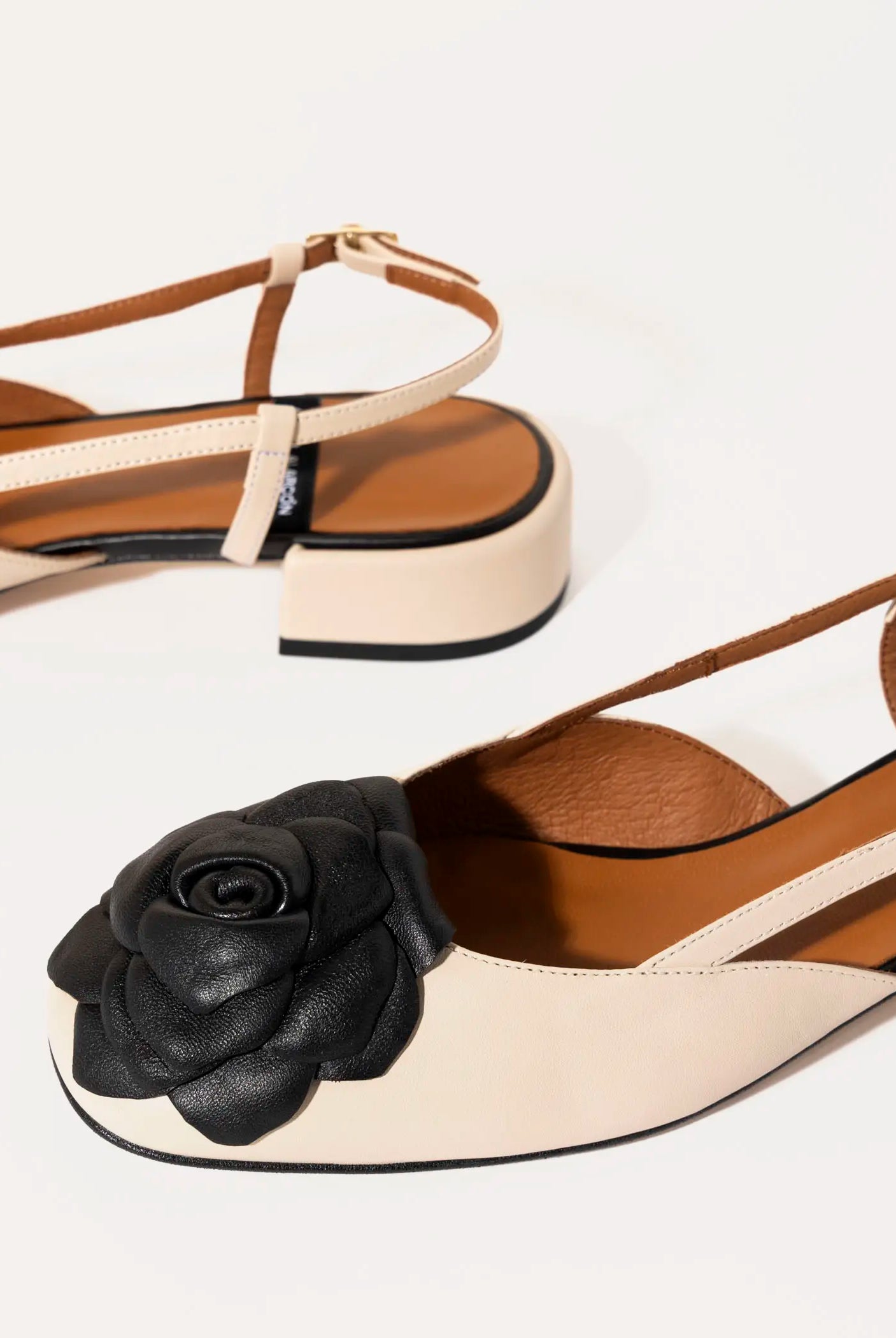 swatch_neutrals florence leather slingback flat shoes