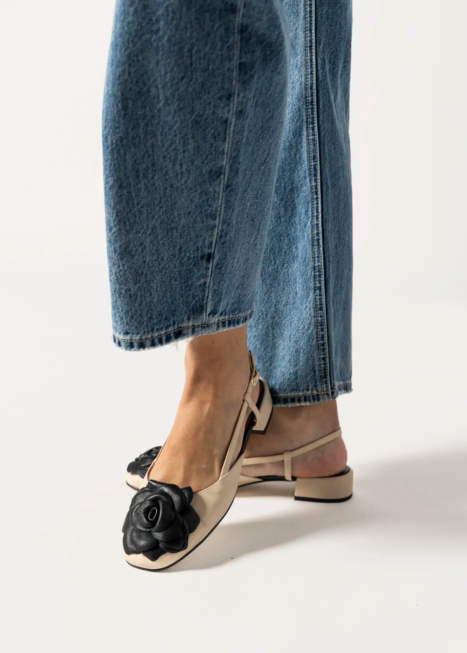 swatch_neutrals florence leather slingback flat shoes