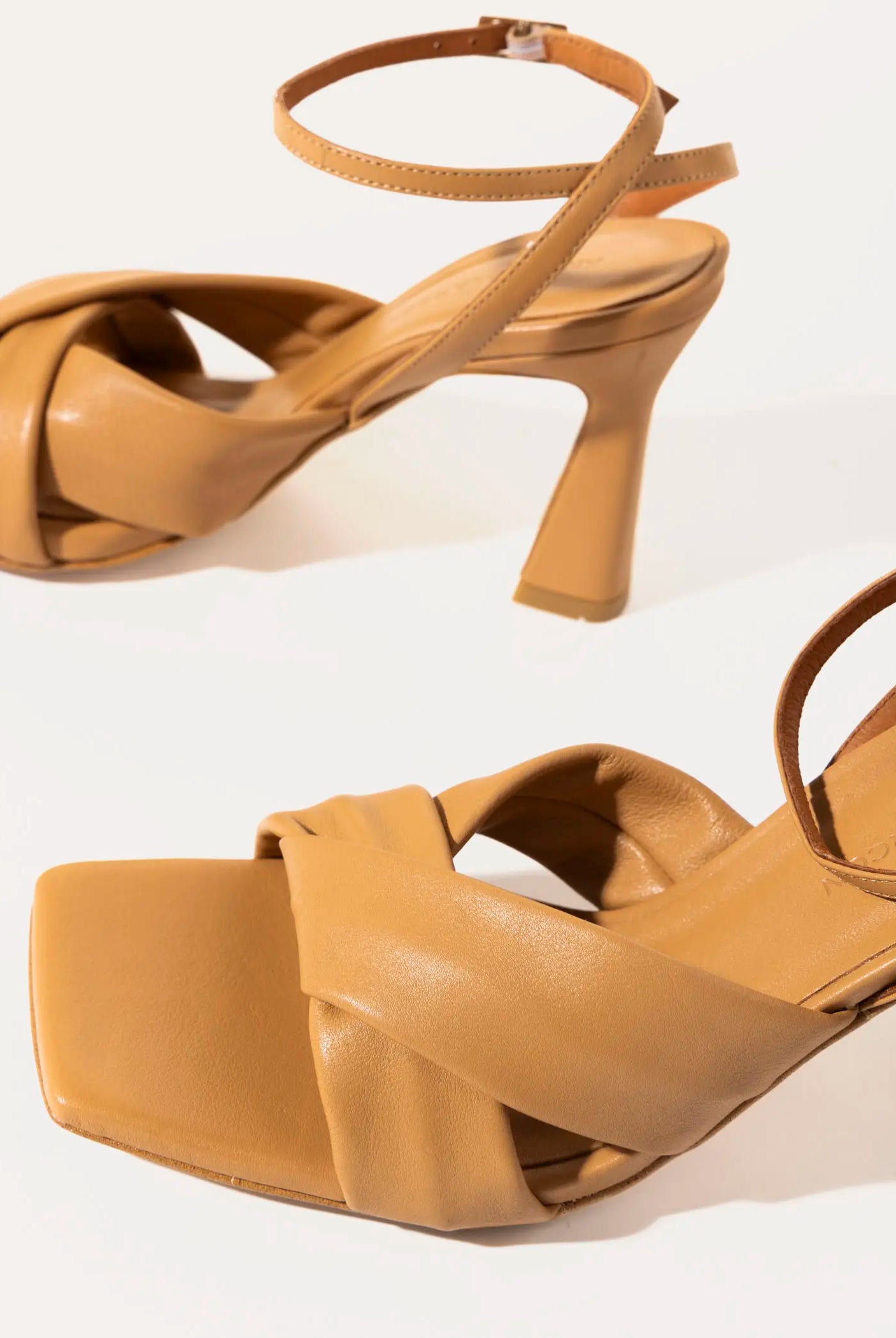 swatch_nude leather maelle leather sandal heeled sandals