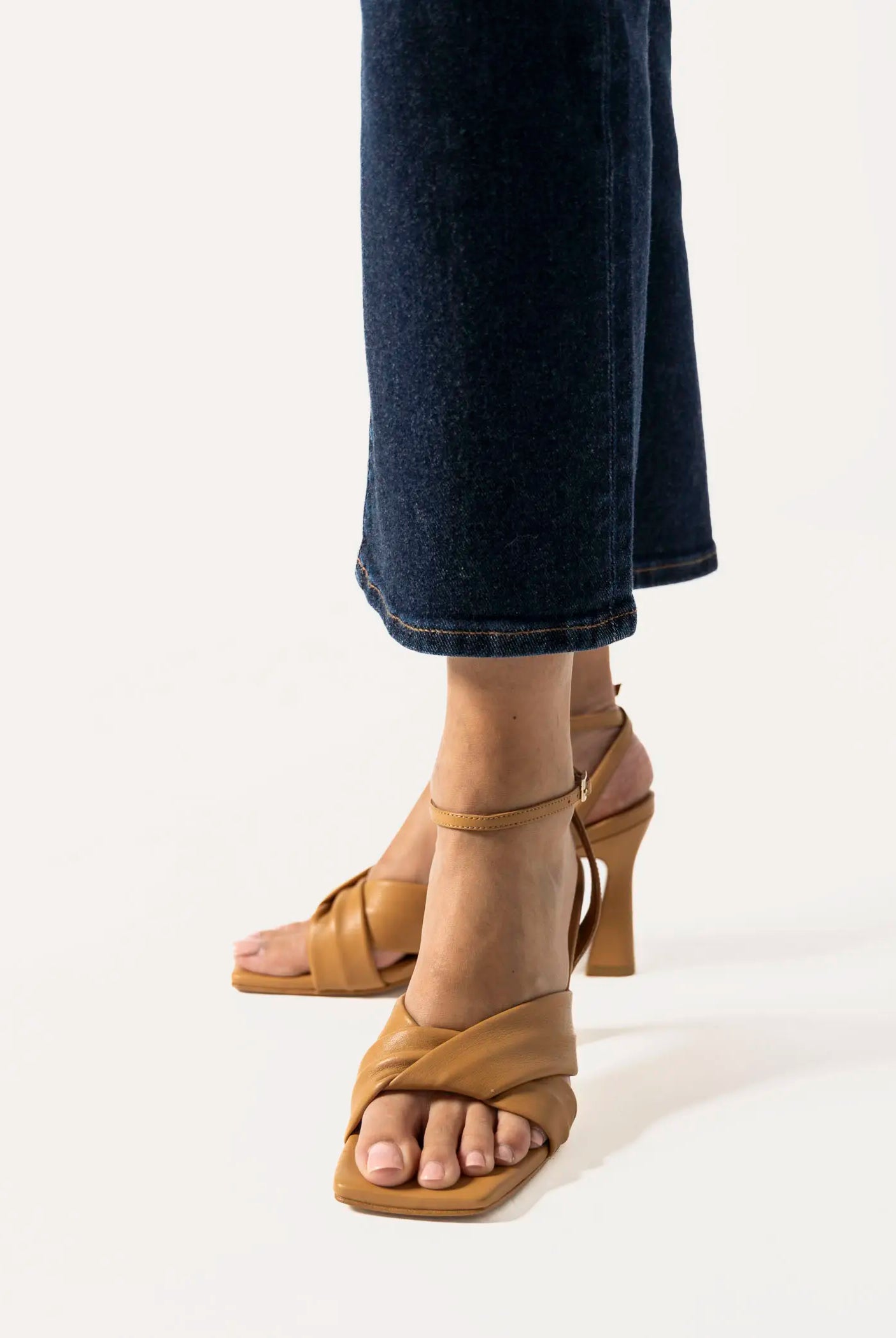 swatch_nude leather maelle leather sandal heeled sandals