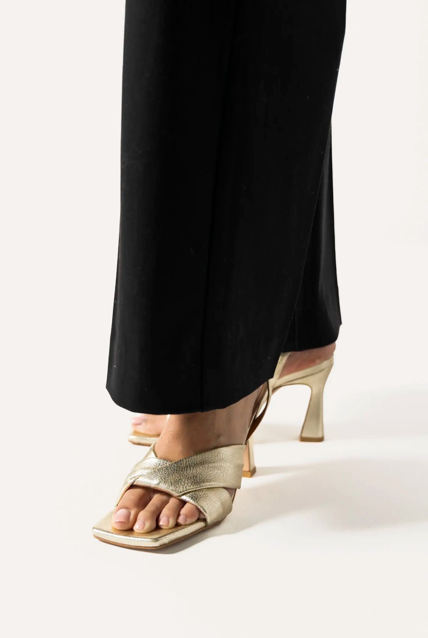 swatch_platino leather maelle leather sandal heeled sandals