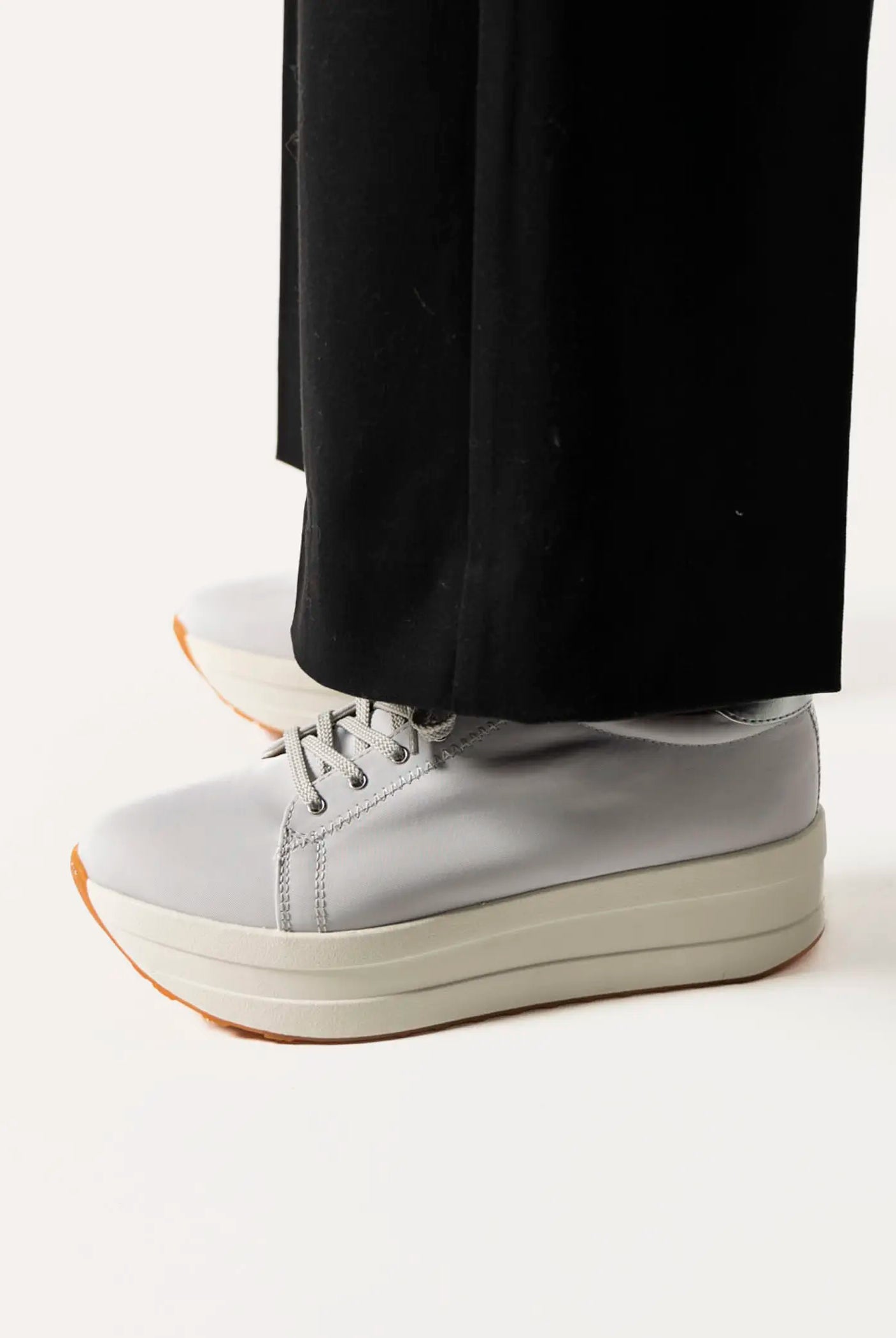 swatch_light grey casey platform sneaker shoes