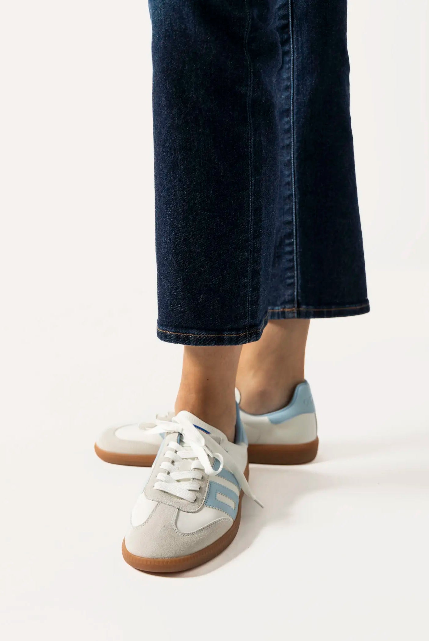 swatch_light blue cloud lace up sneaker shoes