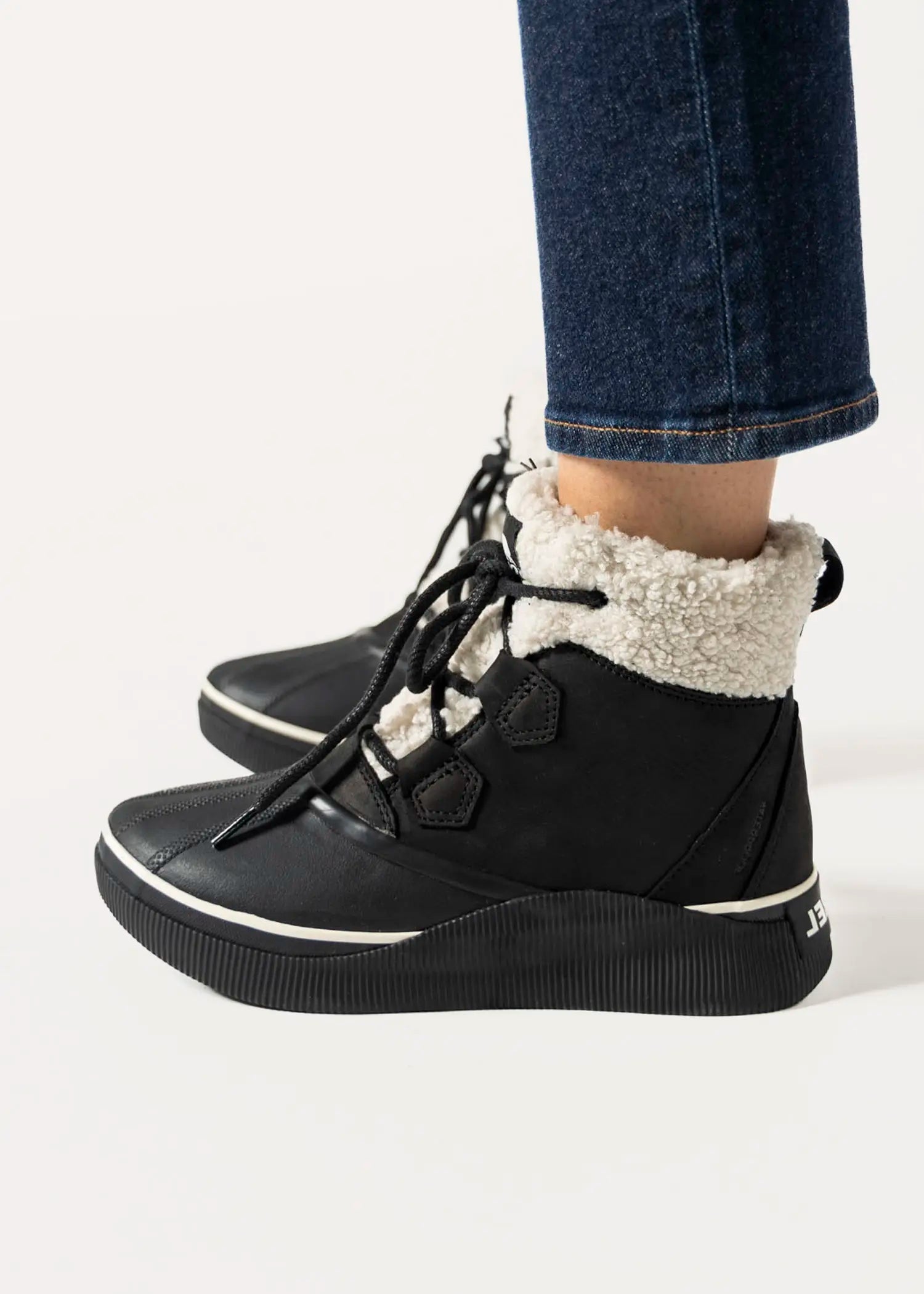 swatch_black out n about chillz waterproof boot boots