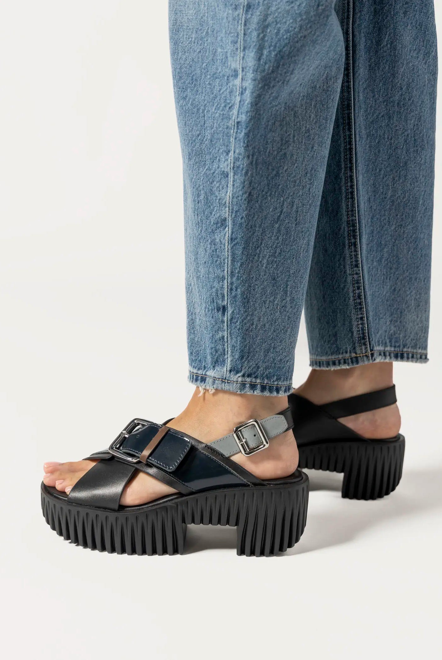 swatch_night plia juno sandal platform sandals