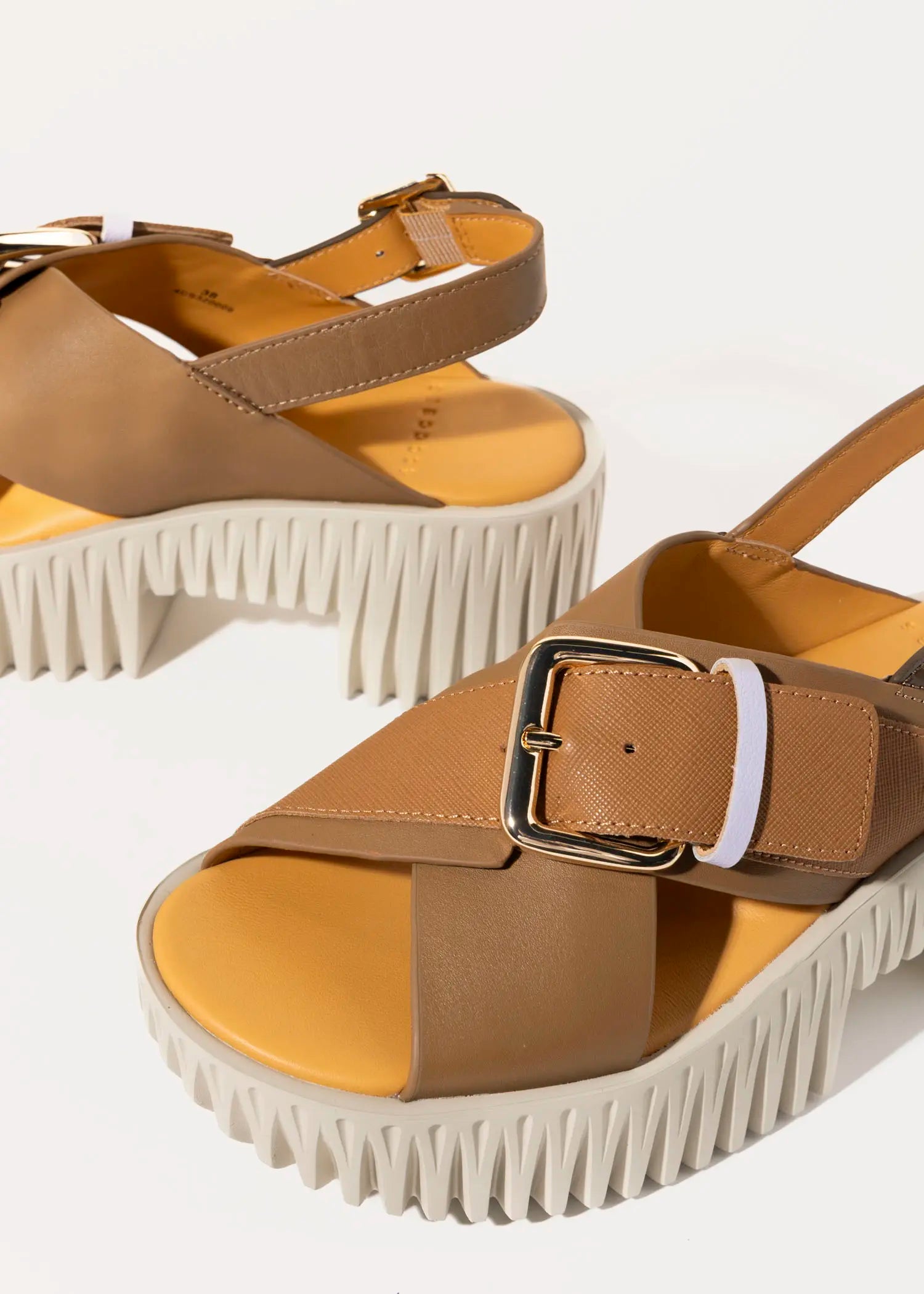 swatch_taupe plia juno sandal platform sandals