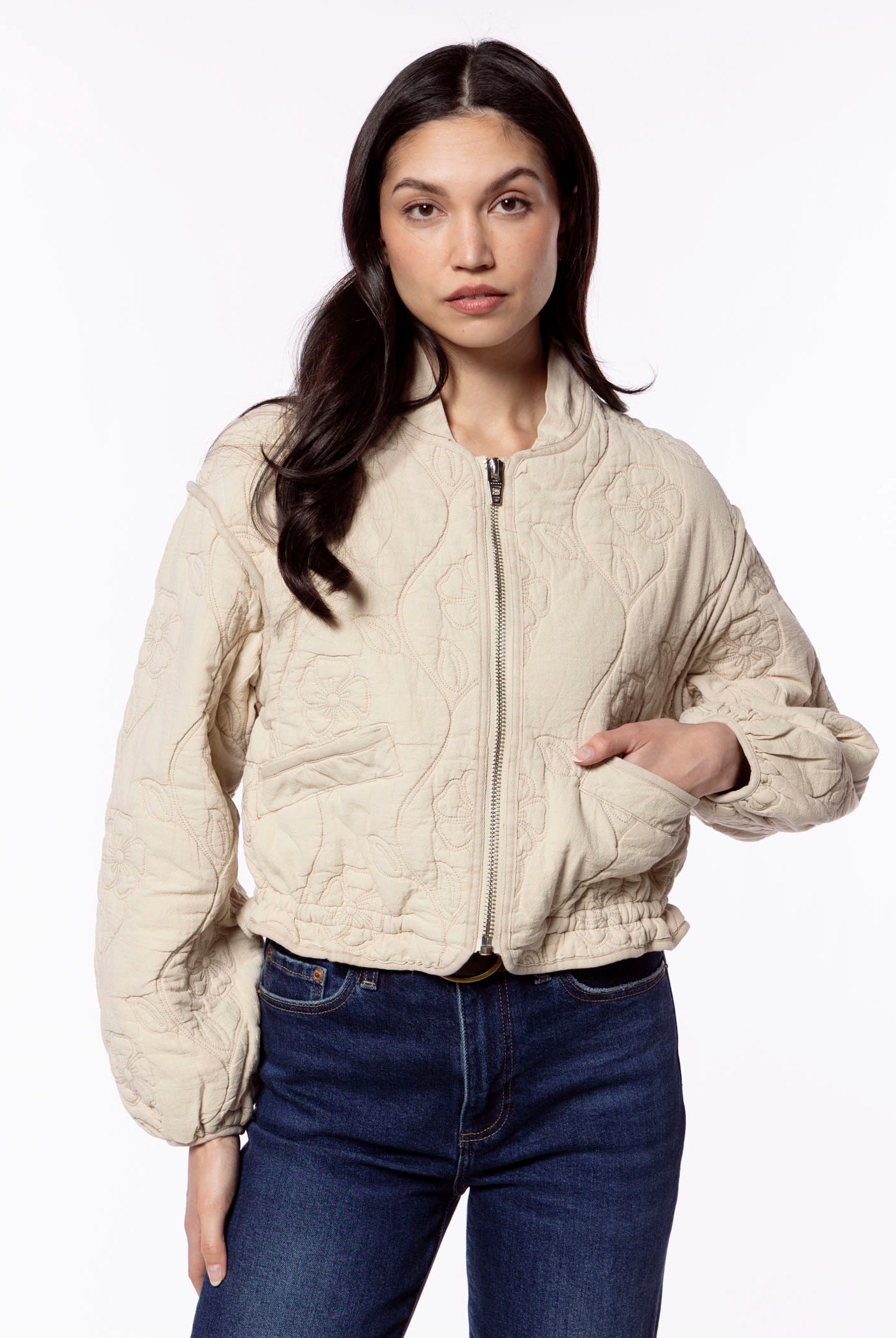 swatch_Vanilla blank nyc floral nylon jacket