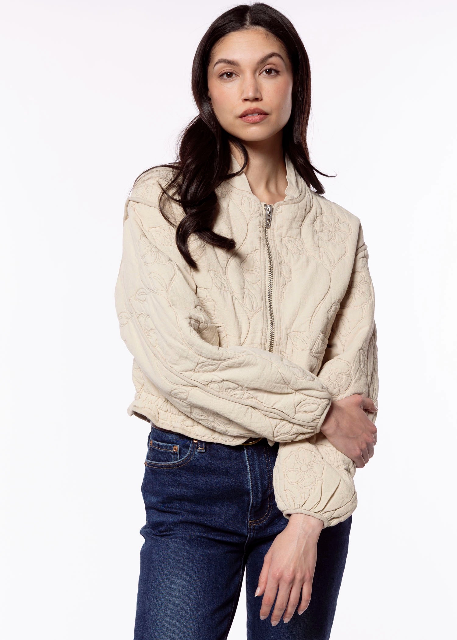 swatch_Vanilla blank nyc floral nylon jacket