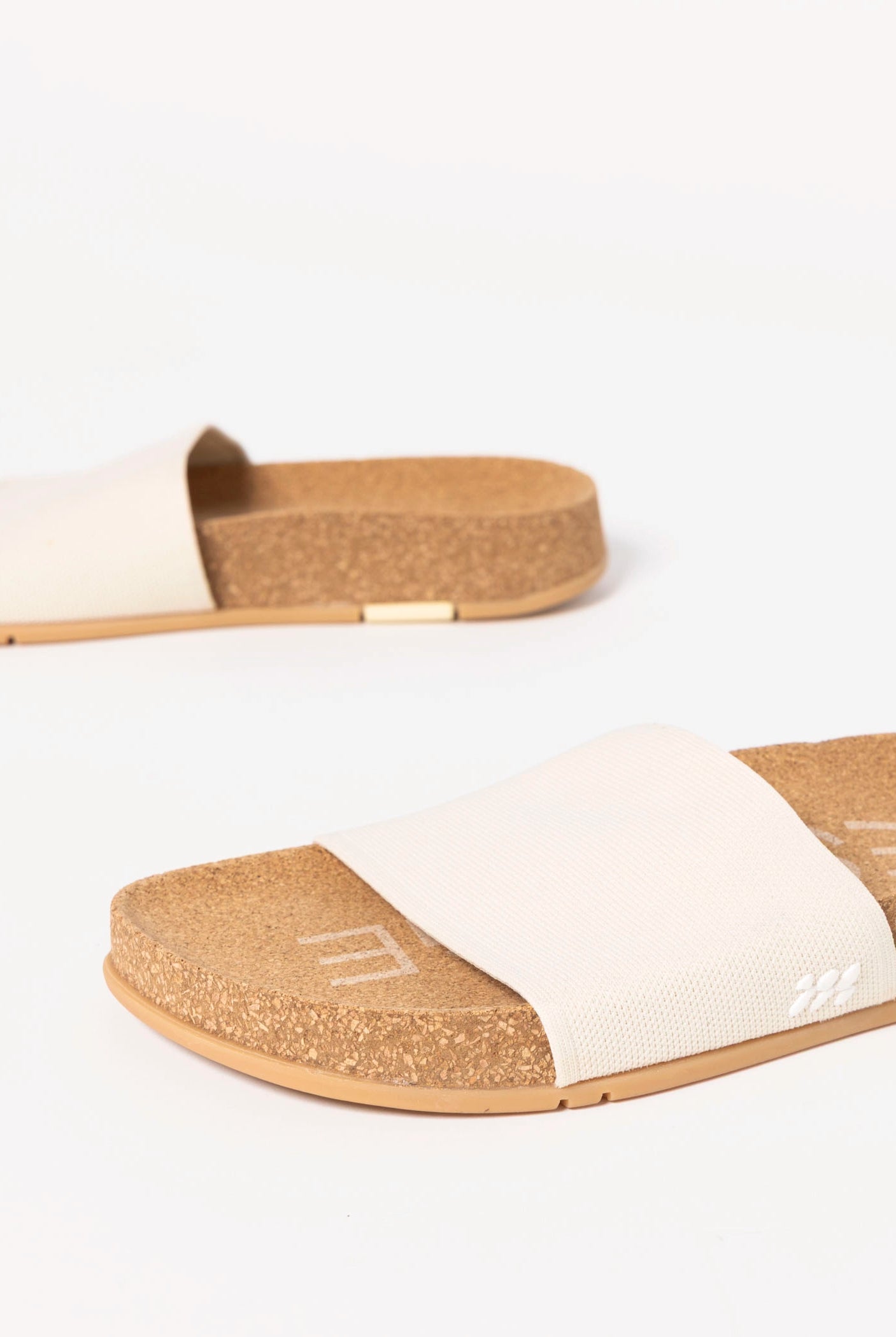 swatch_Creme message mullen sandal
