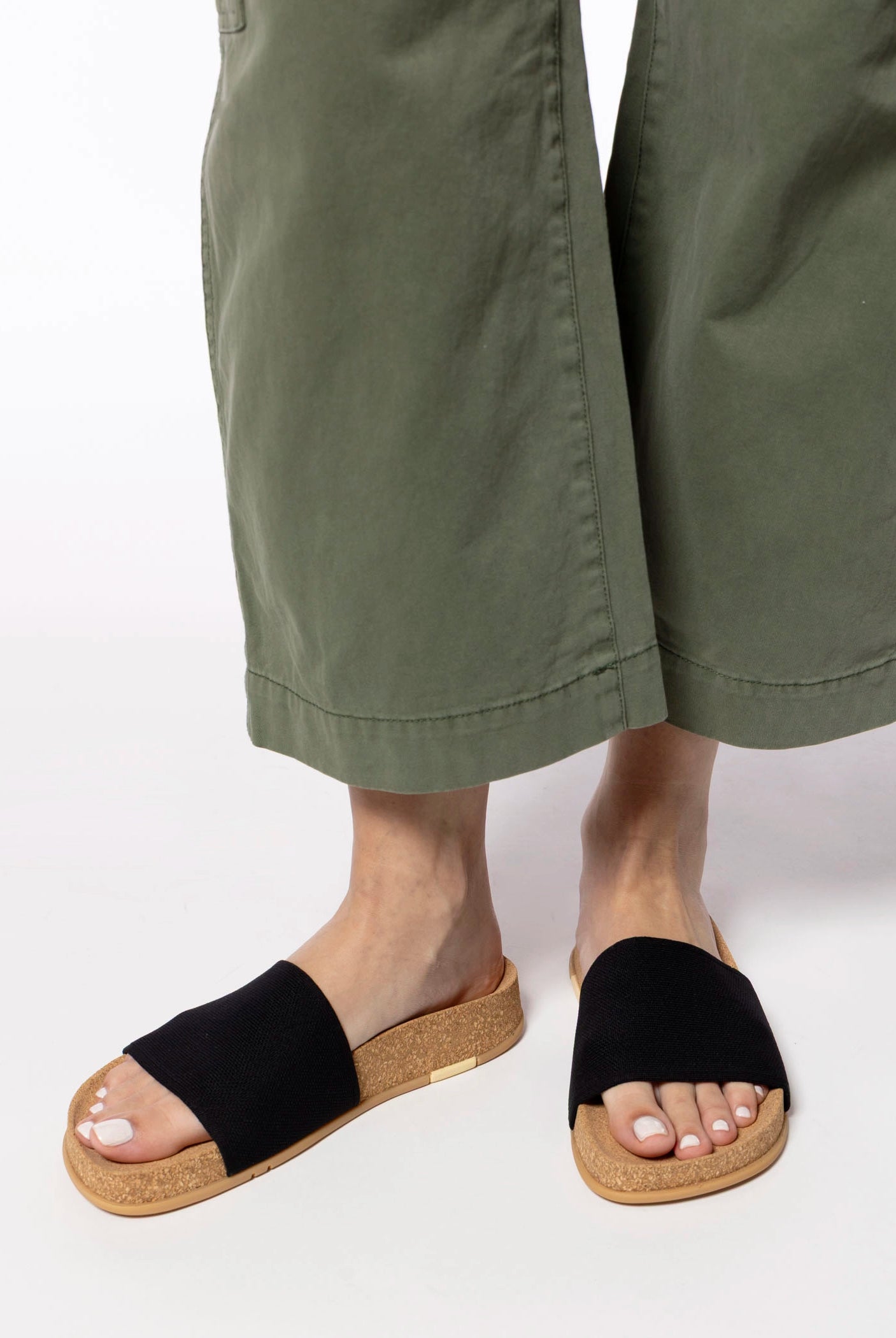 swatch_Black message mullen sandal