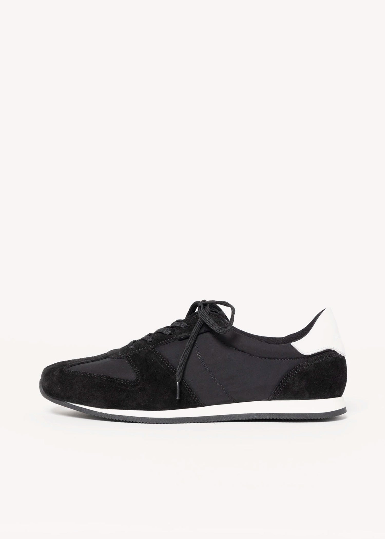 swatch_Black vagabond yasmin sneakers