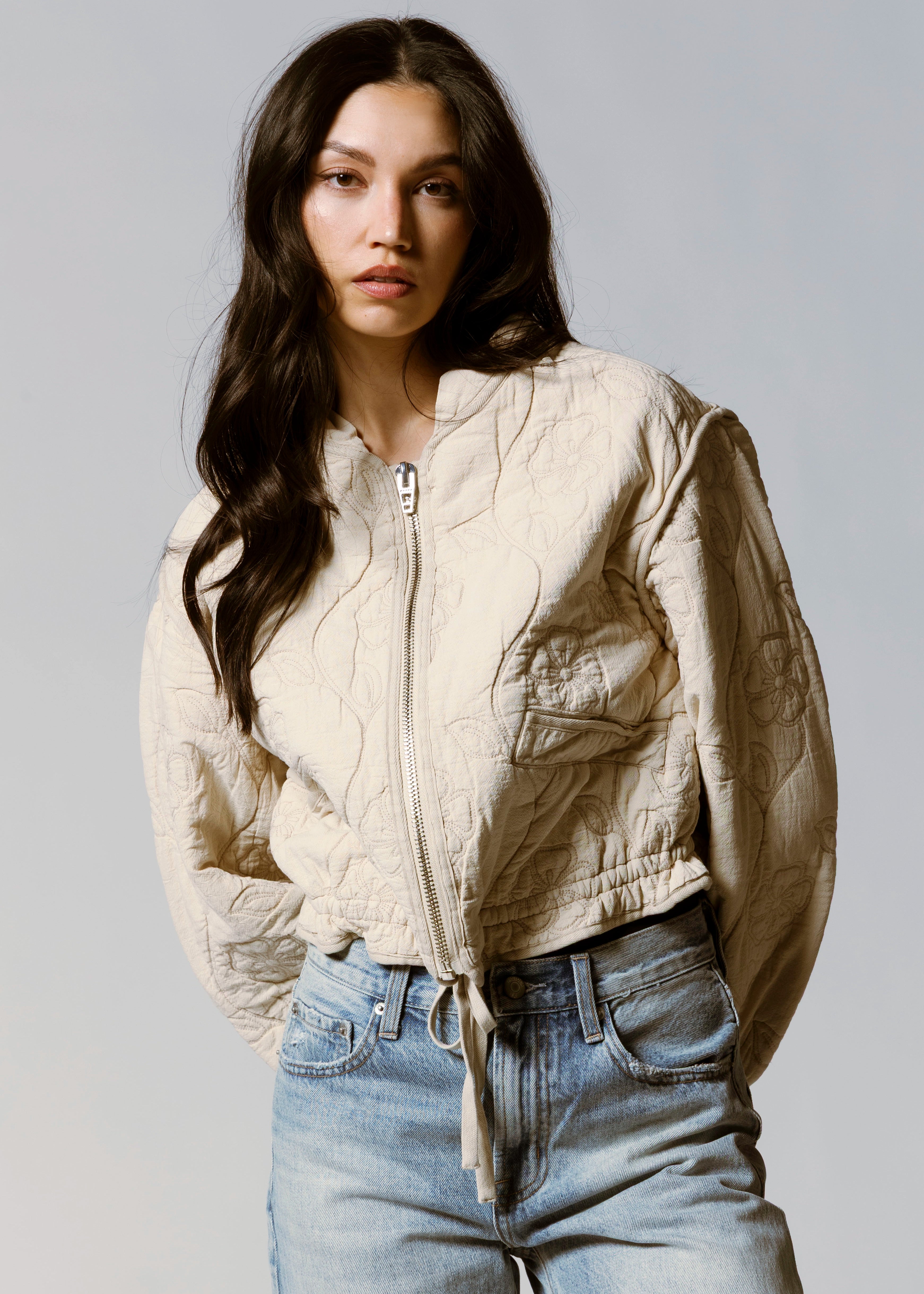 swatch_Vanilla blank nyc floral nylon jacket