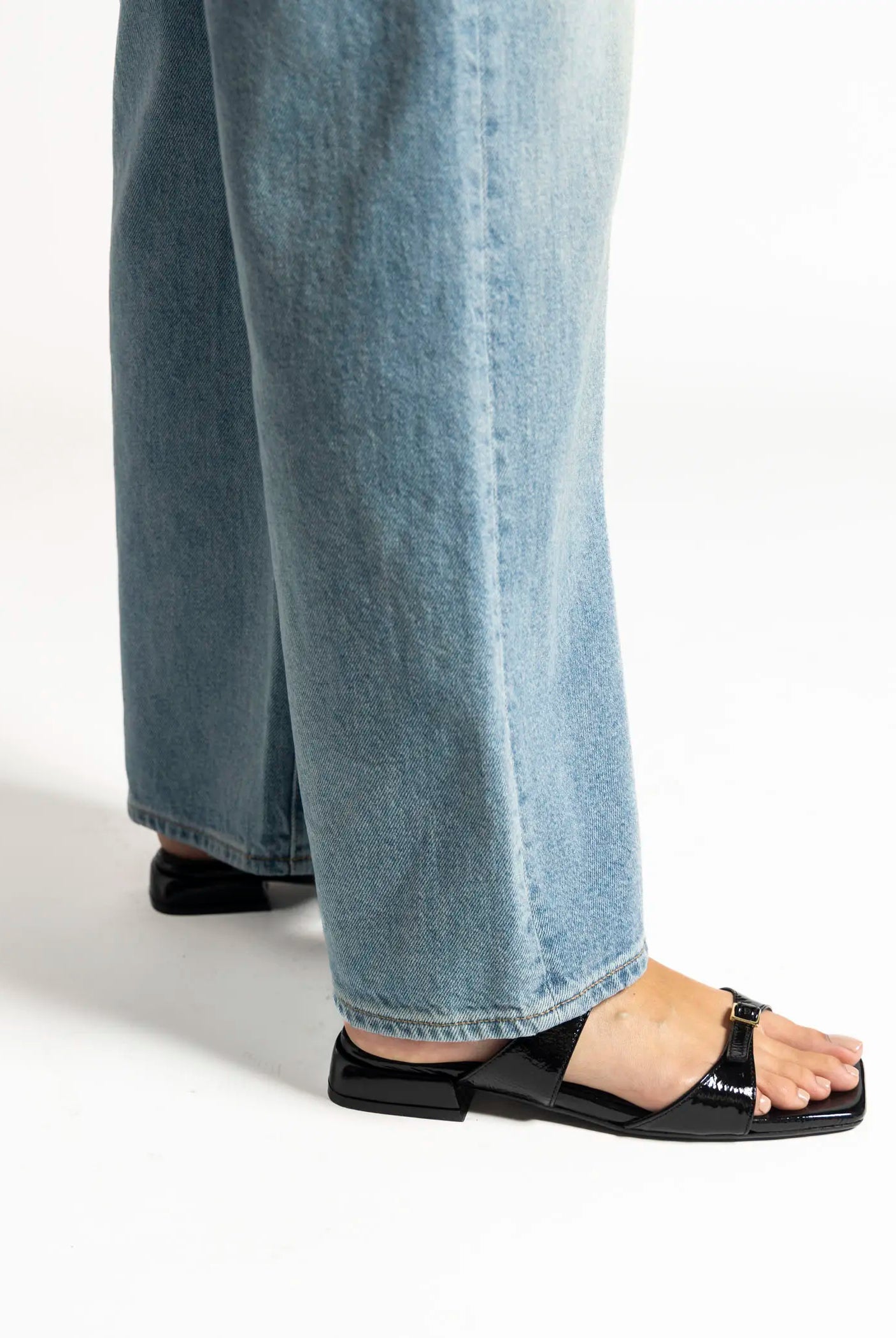 swatch_black patent laverne leather sandal flat sandals