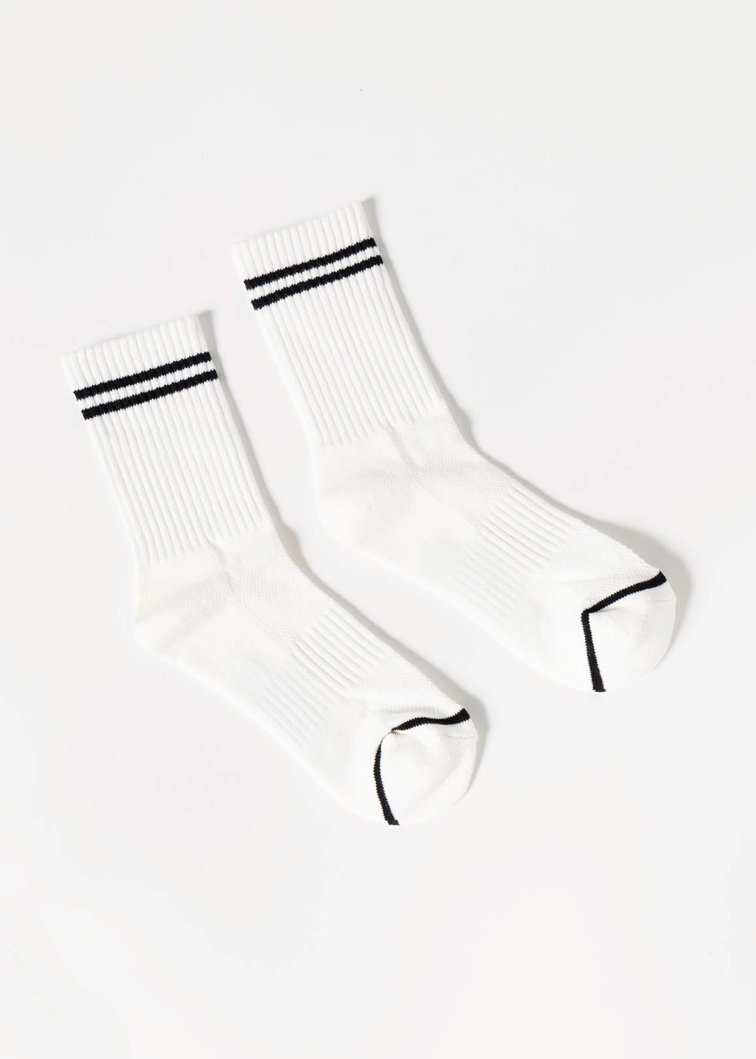 swatch_White le bon shoppe boyfriend socks