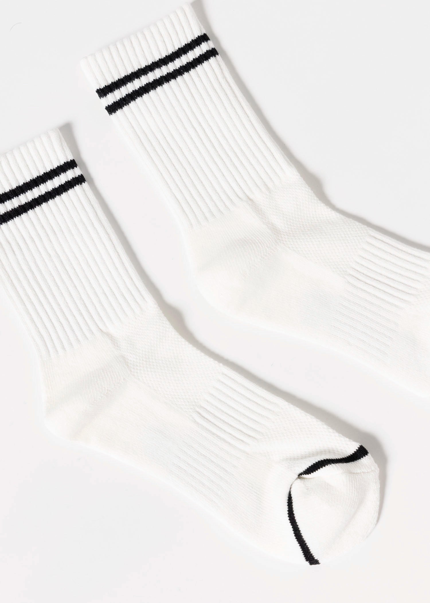 swatch_White le bon shoppe boyfriend socks
