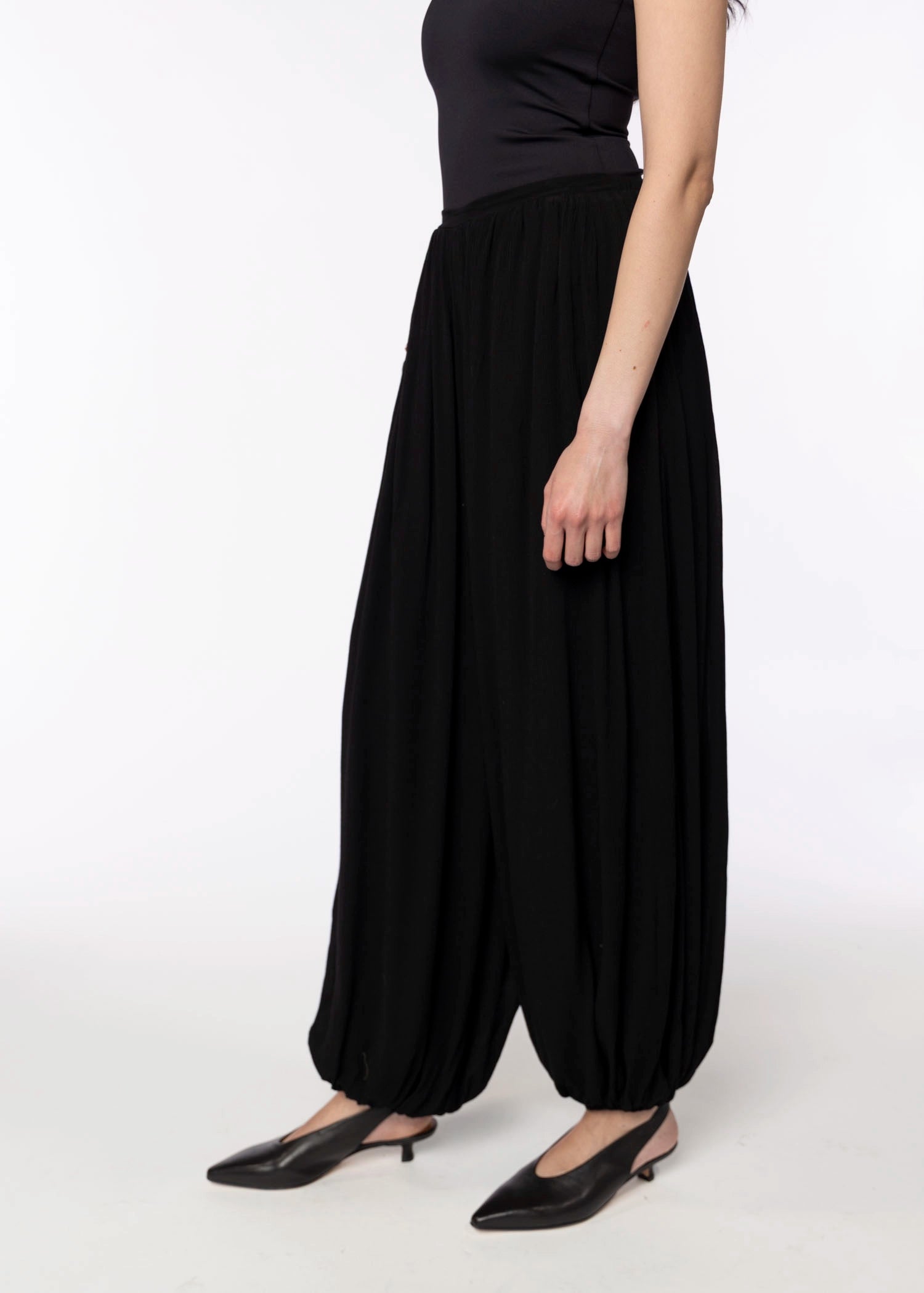 swatch_Black harem pants