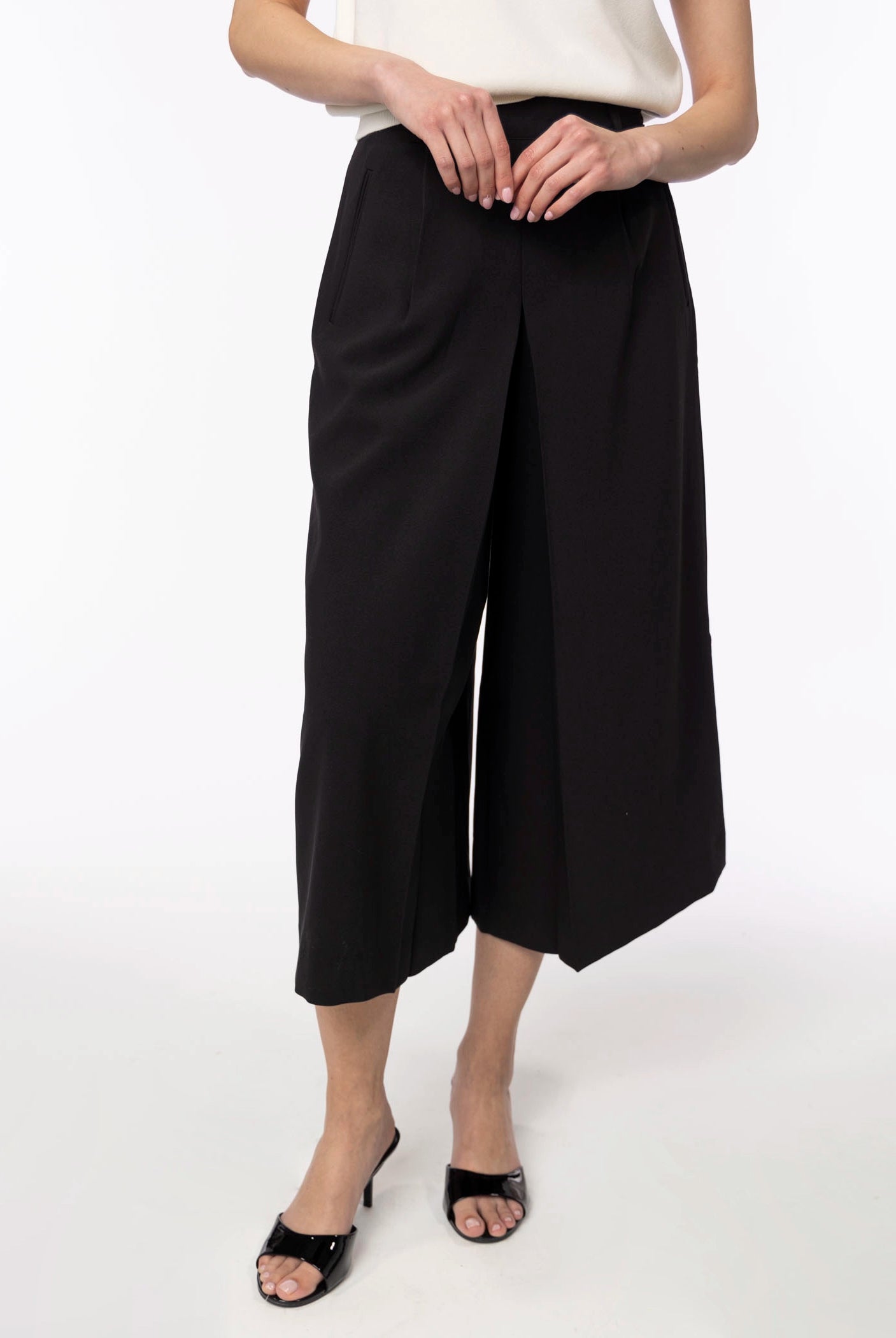swatch_Black favorite daughter nicole culotte pant