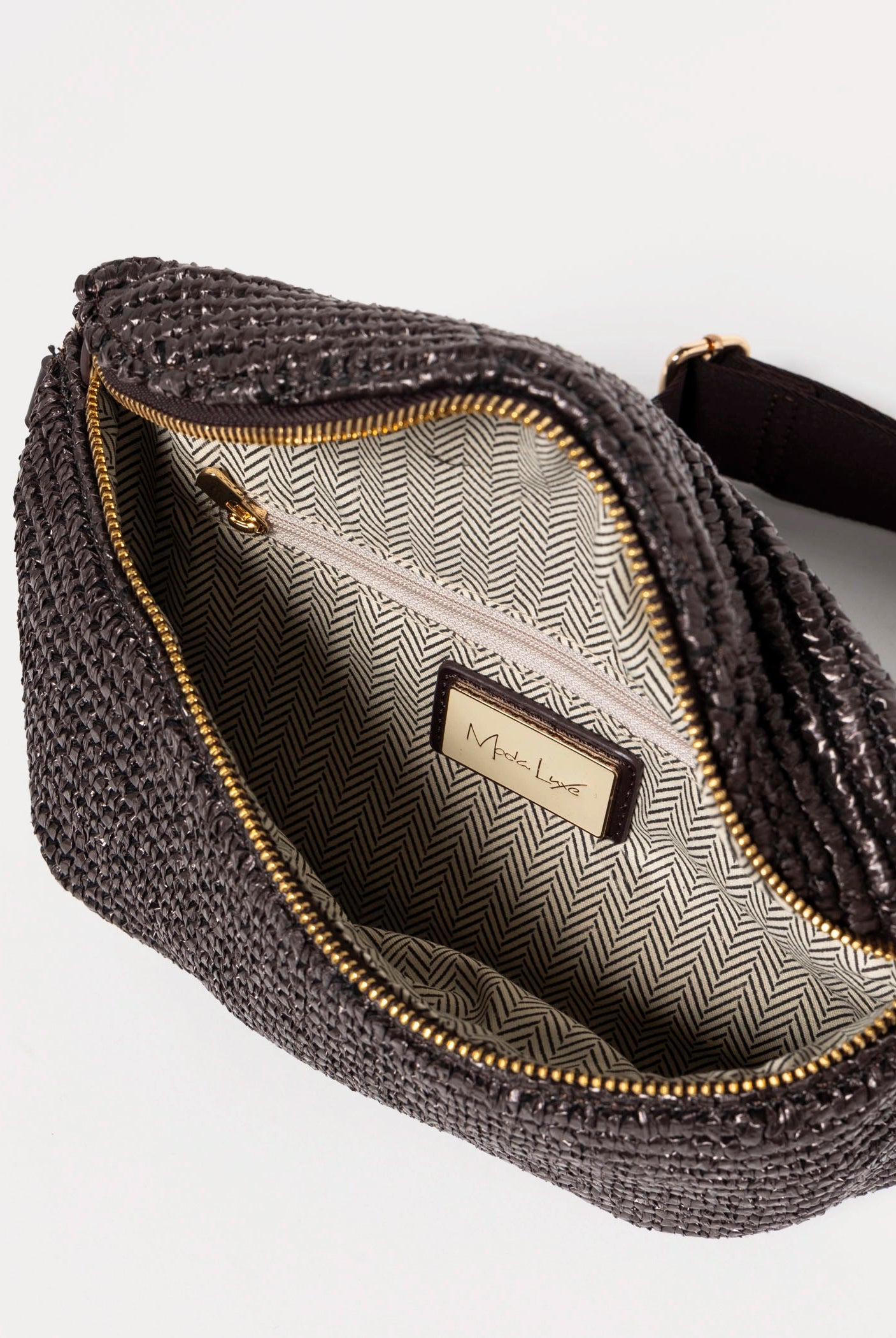 swatch_Chocolate raffia belt bag